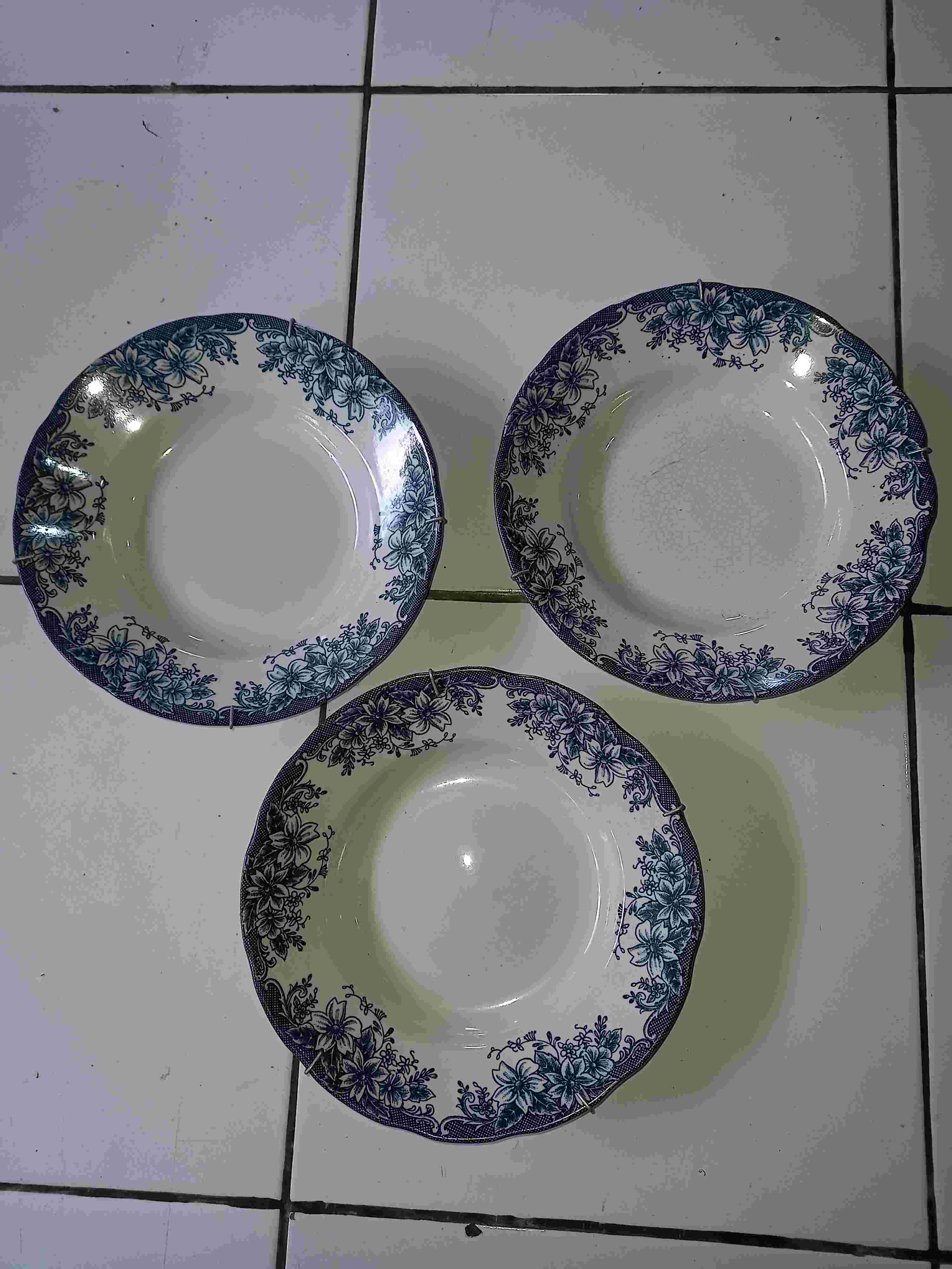 Piring Keramik Vintage