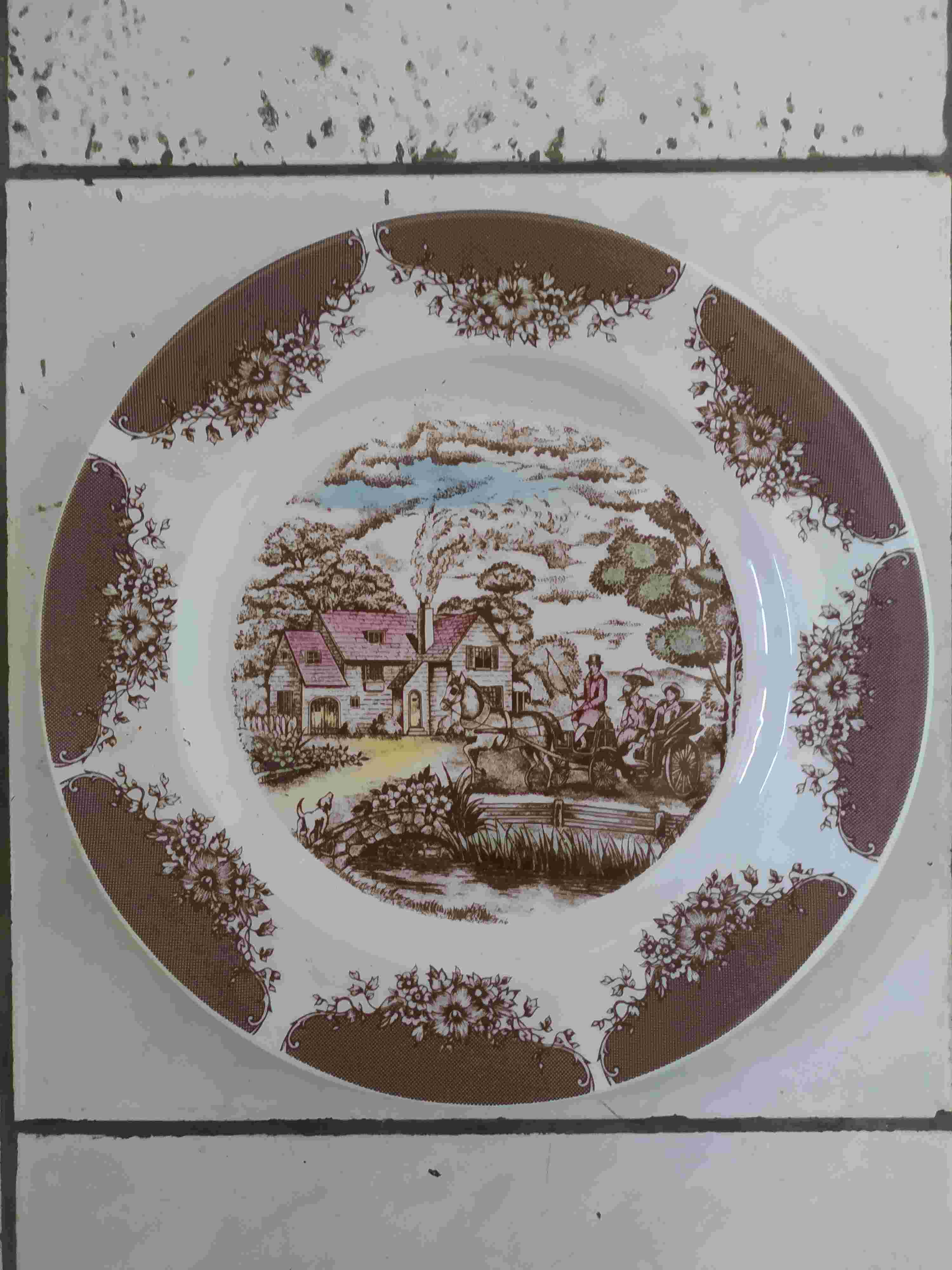 Piring Porcelain Vintage