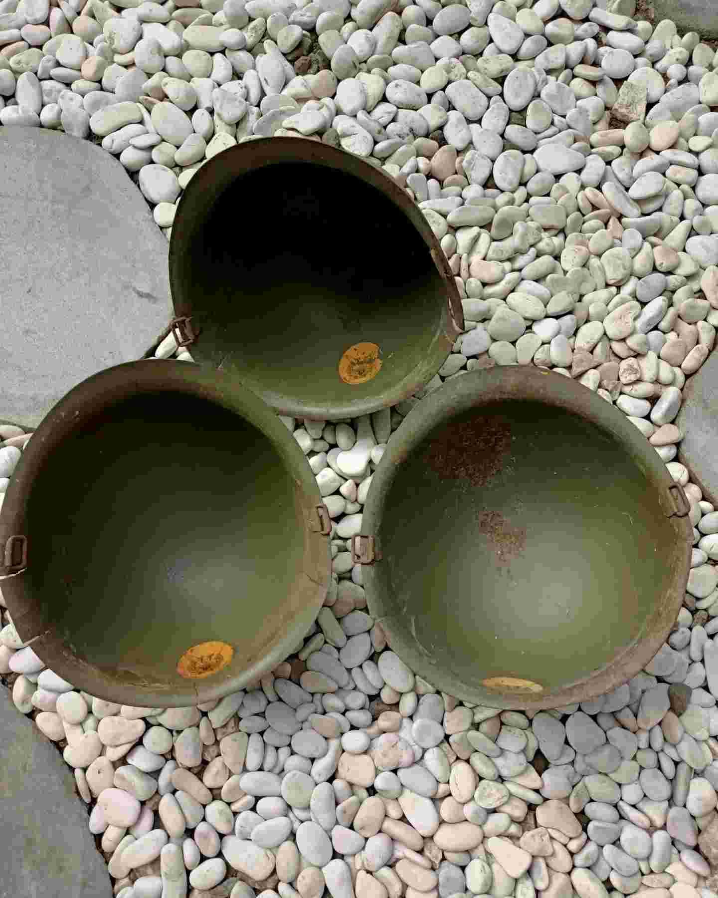 Helmat Baja  ~ Bekas Tentara Perang