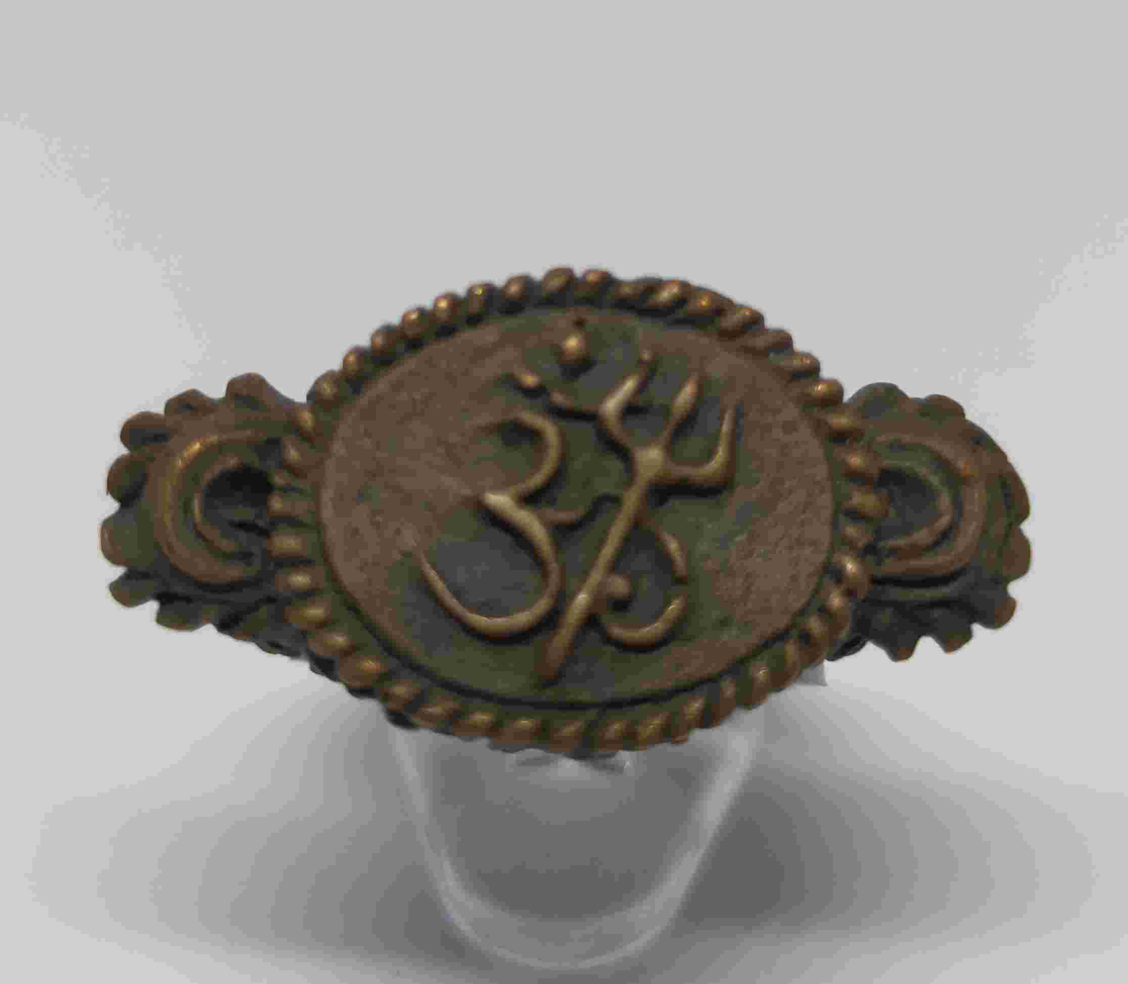Cincin perunggu omkara
