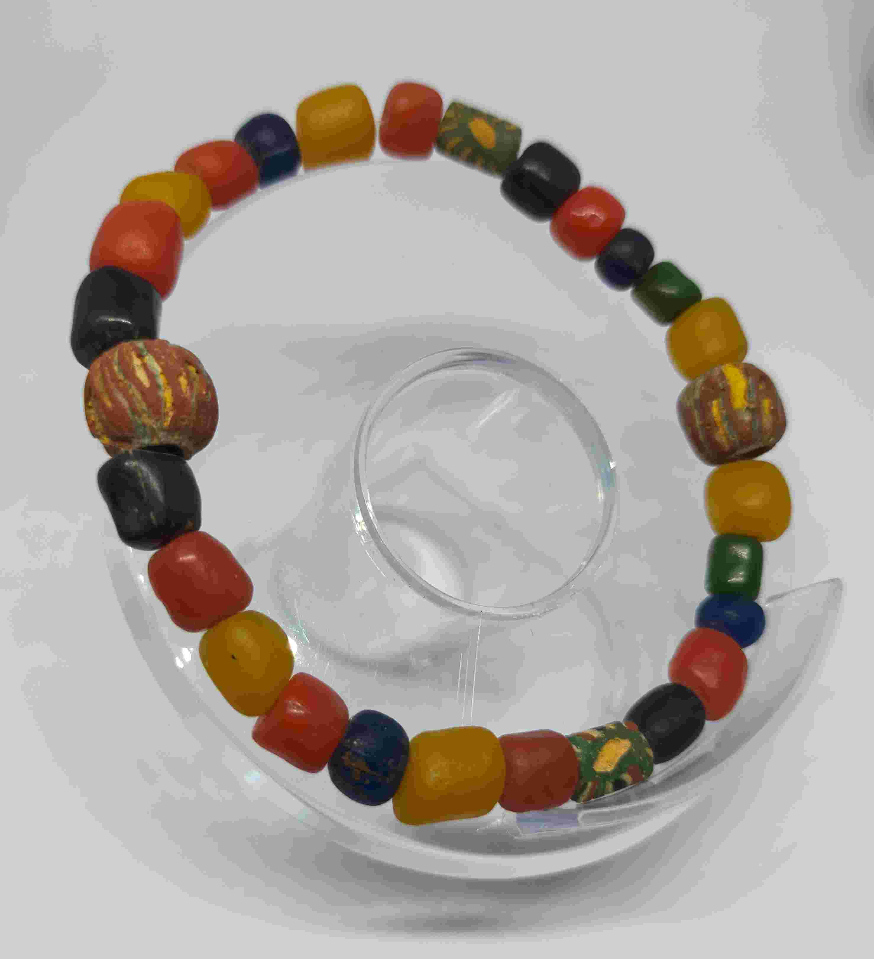 Manik-manik tembus kuno