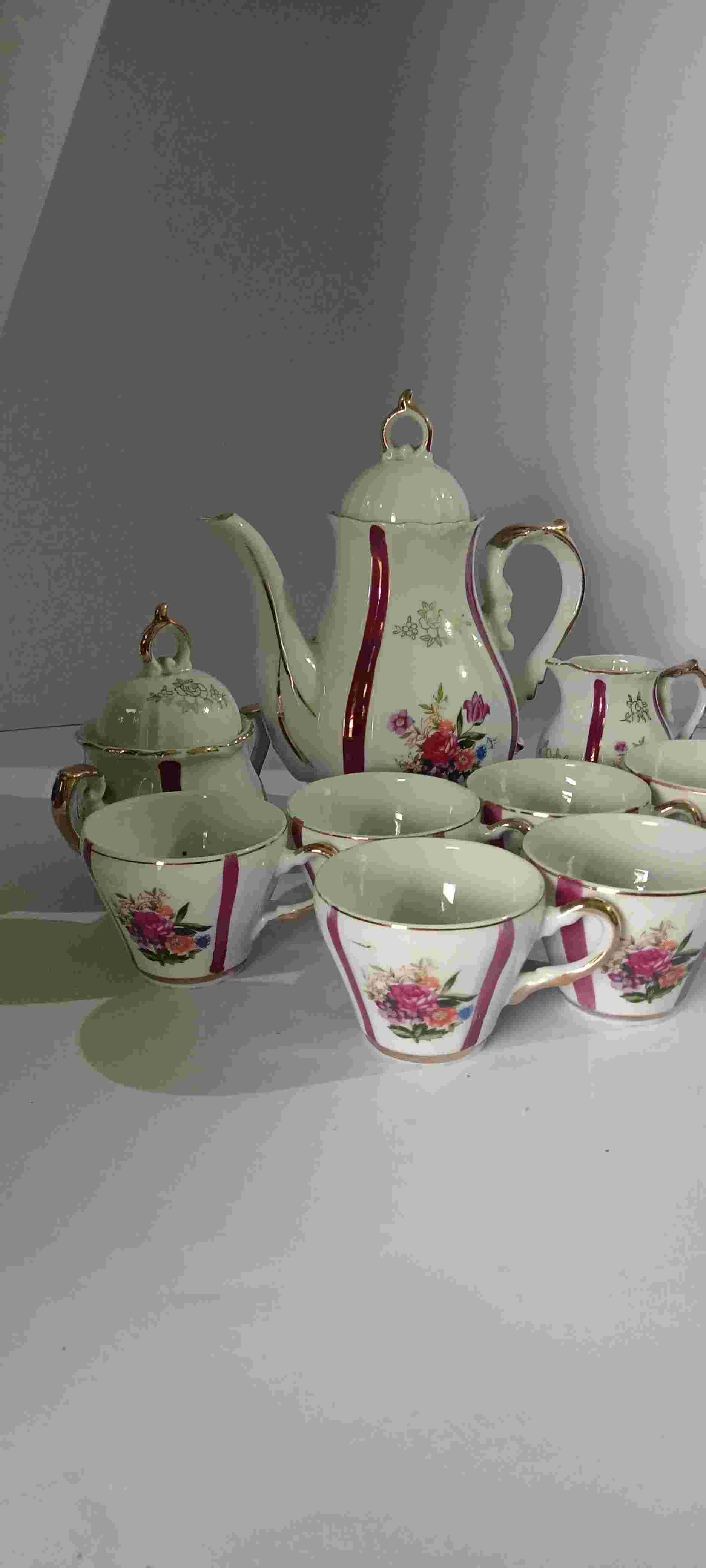 Cangkir Keramik Antik