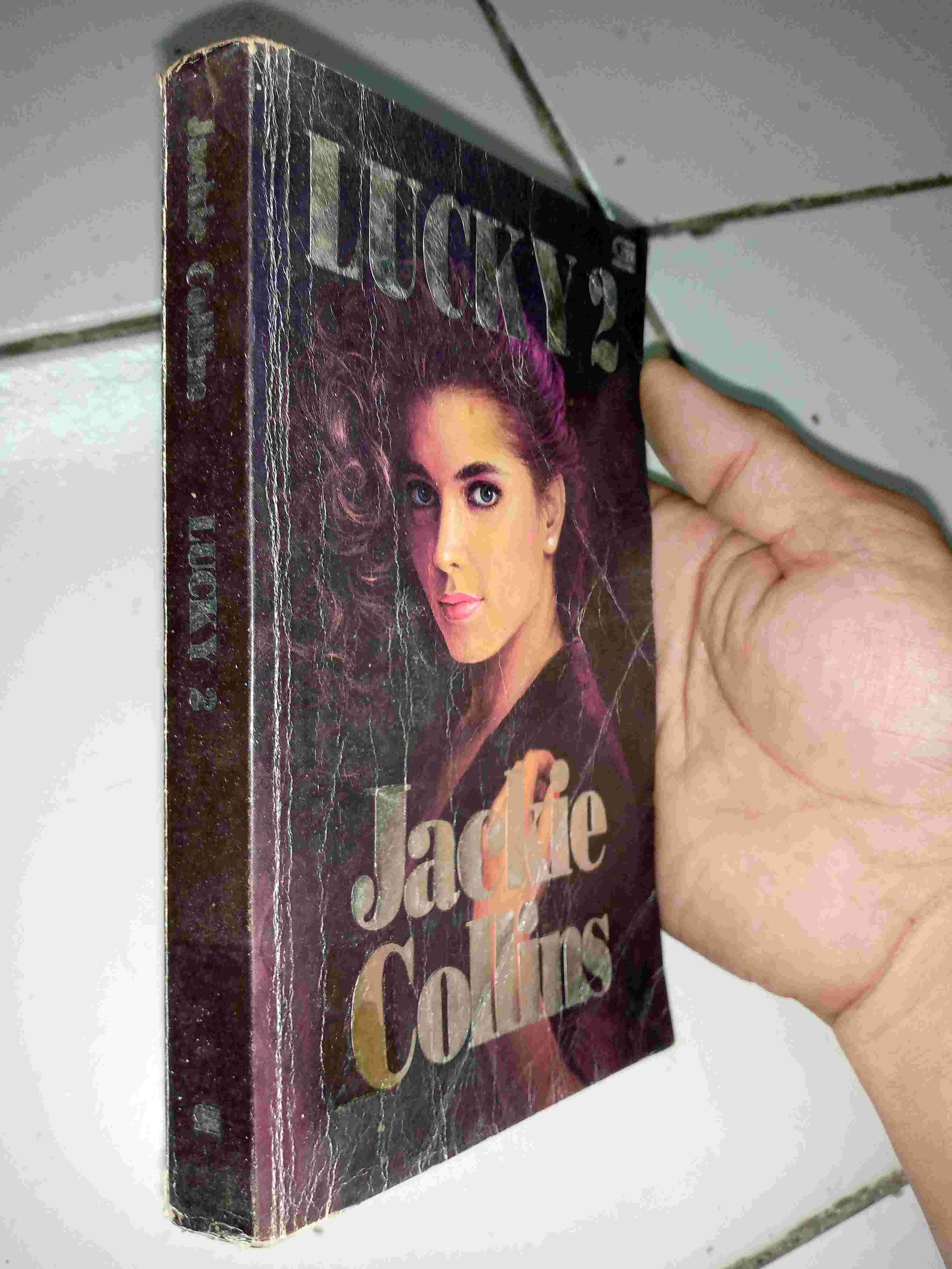 Novel LUCKY 2 - JACKIE COLLINS Terbitan GRAMEDIA Jakarta Tahun 1991