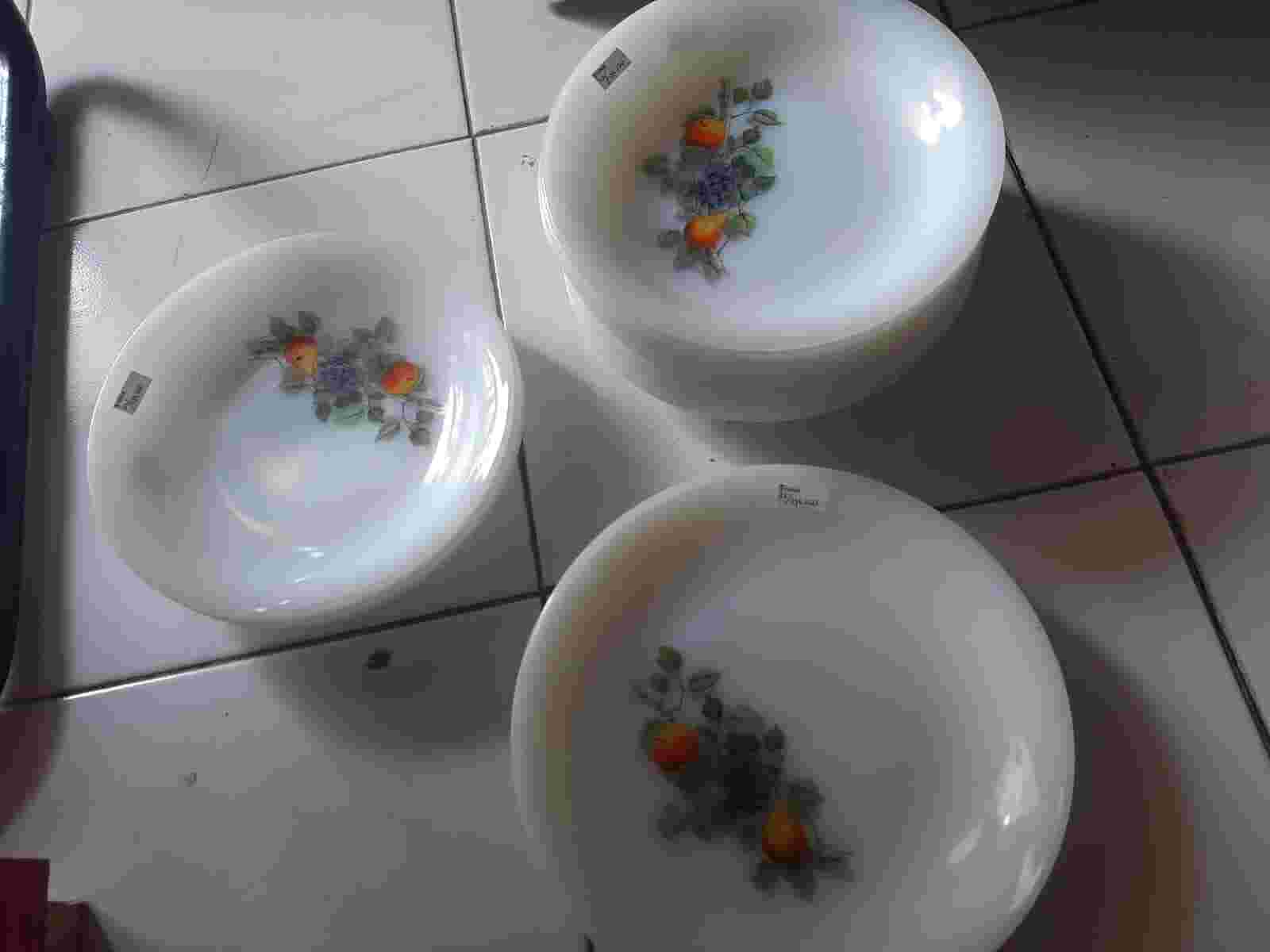 Piring Keramik Antik