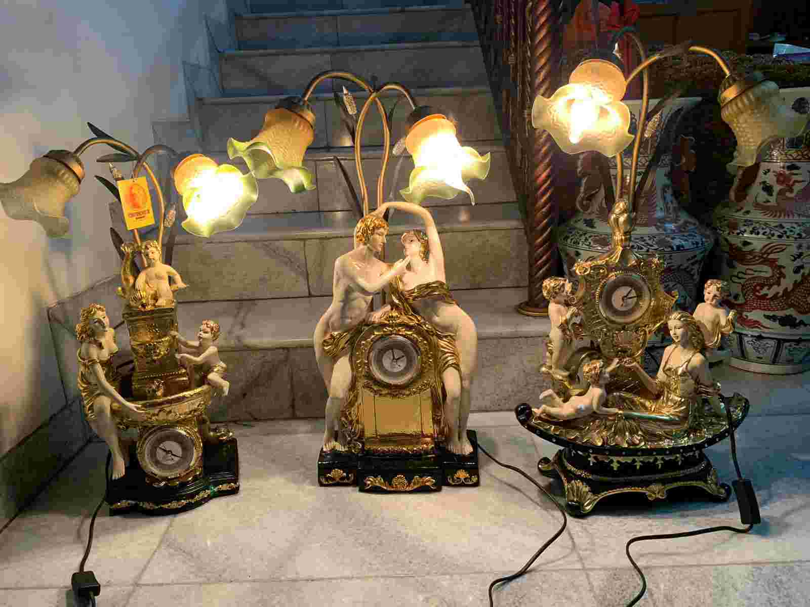 Jam lampu meja italy