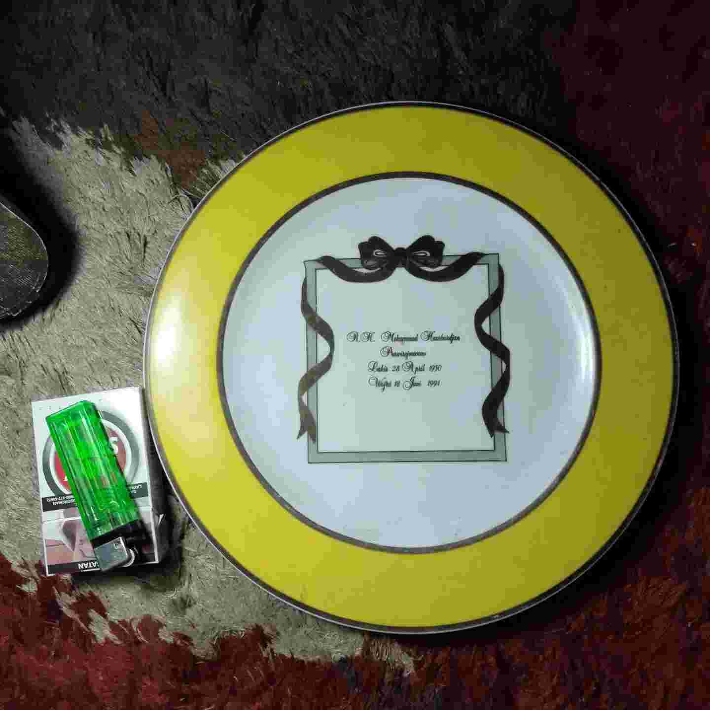 Piring Porcelain Vintage