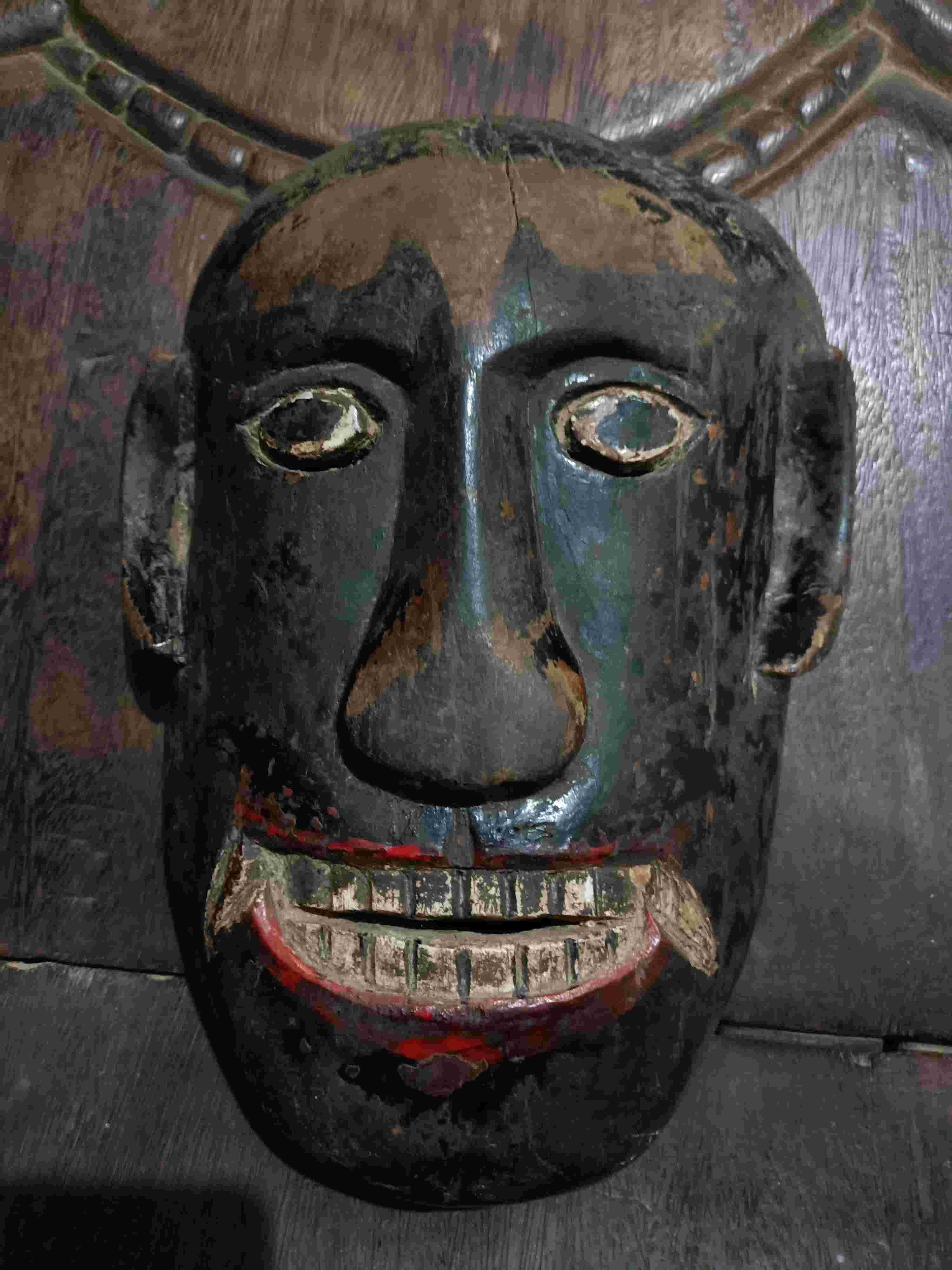 Topeng Primitif Antik