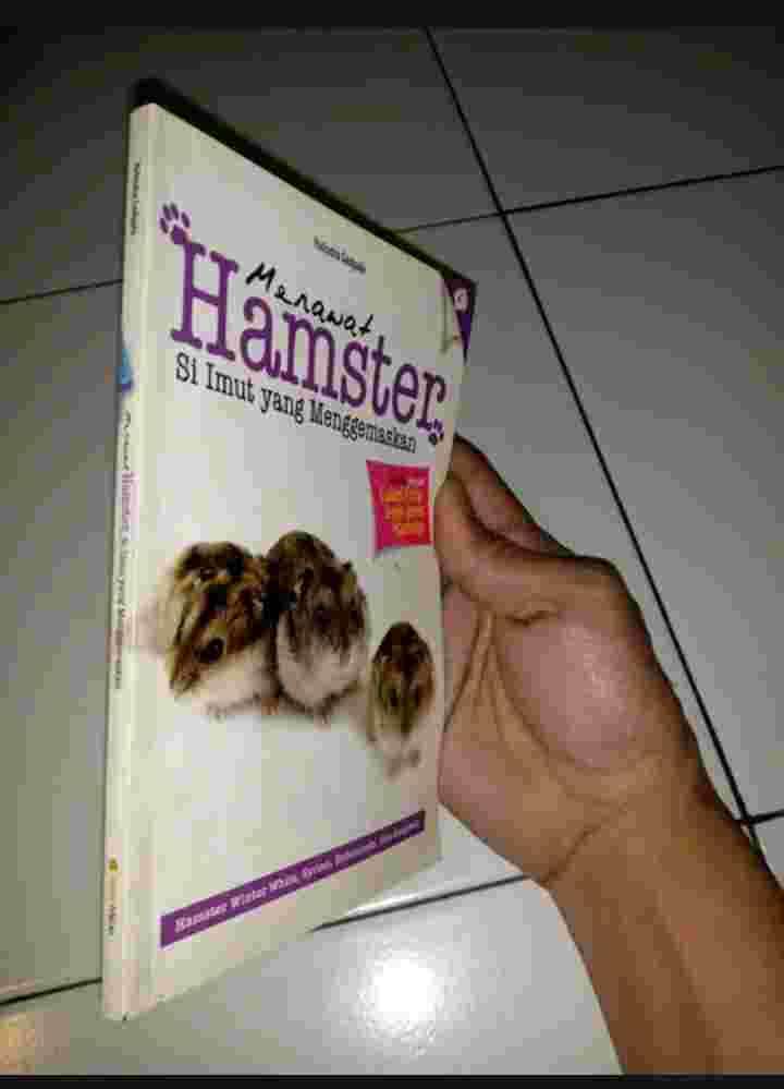 Buku Merawat Hamster