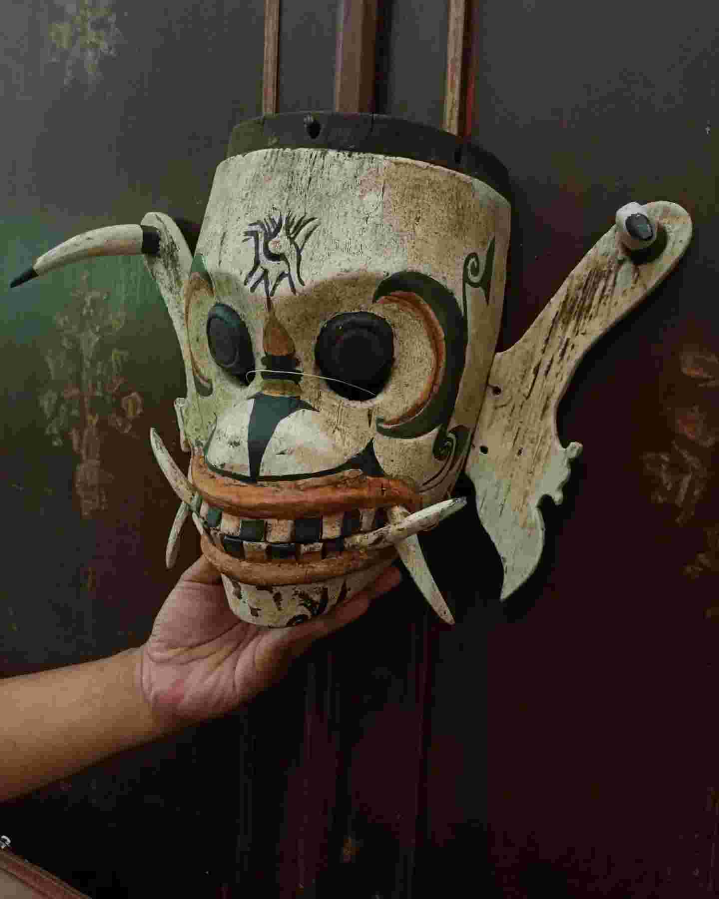 Topeng Dayak Vintage