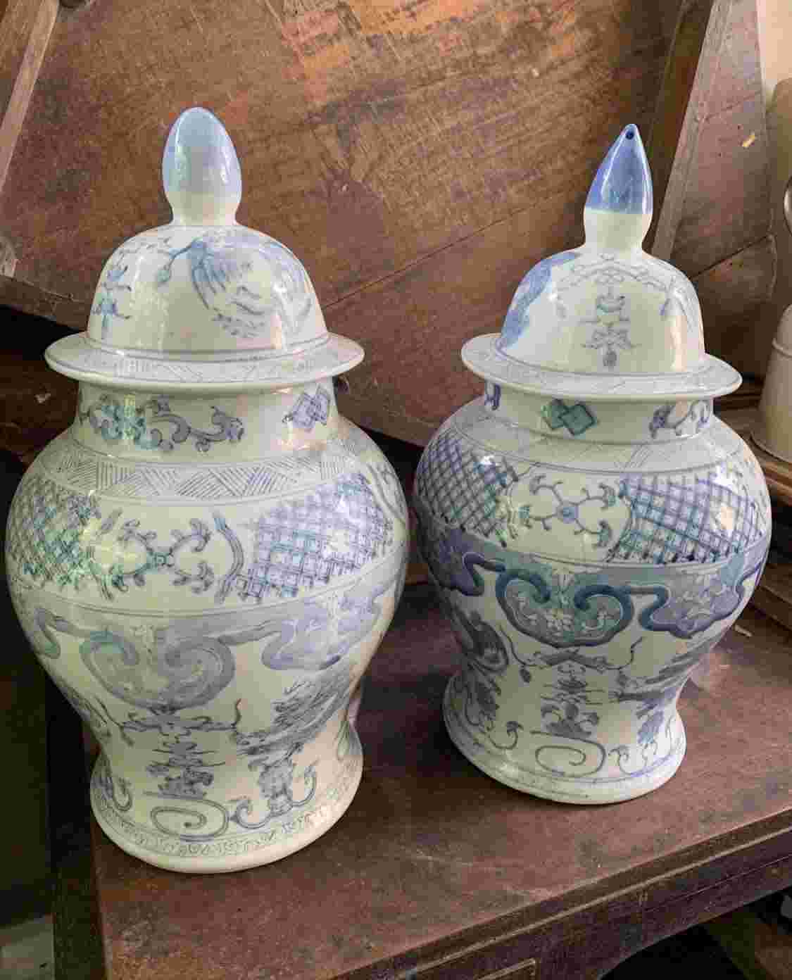 Guci Keramik China Antik