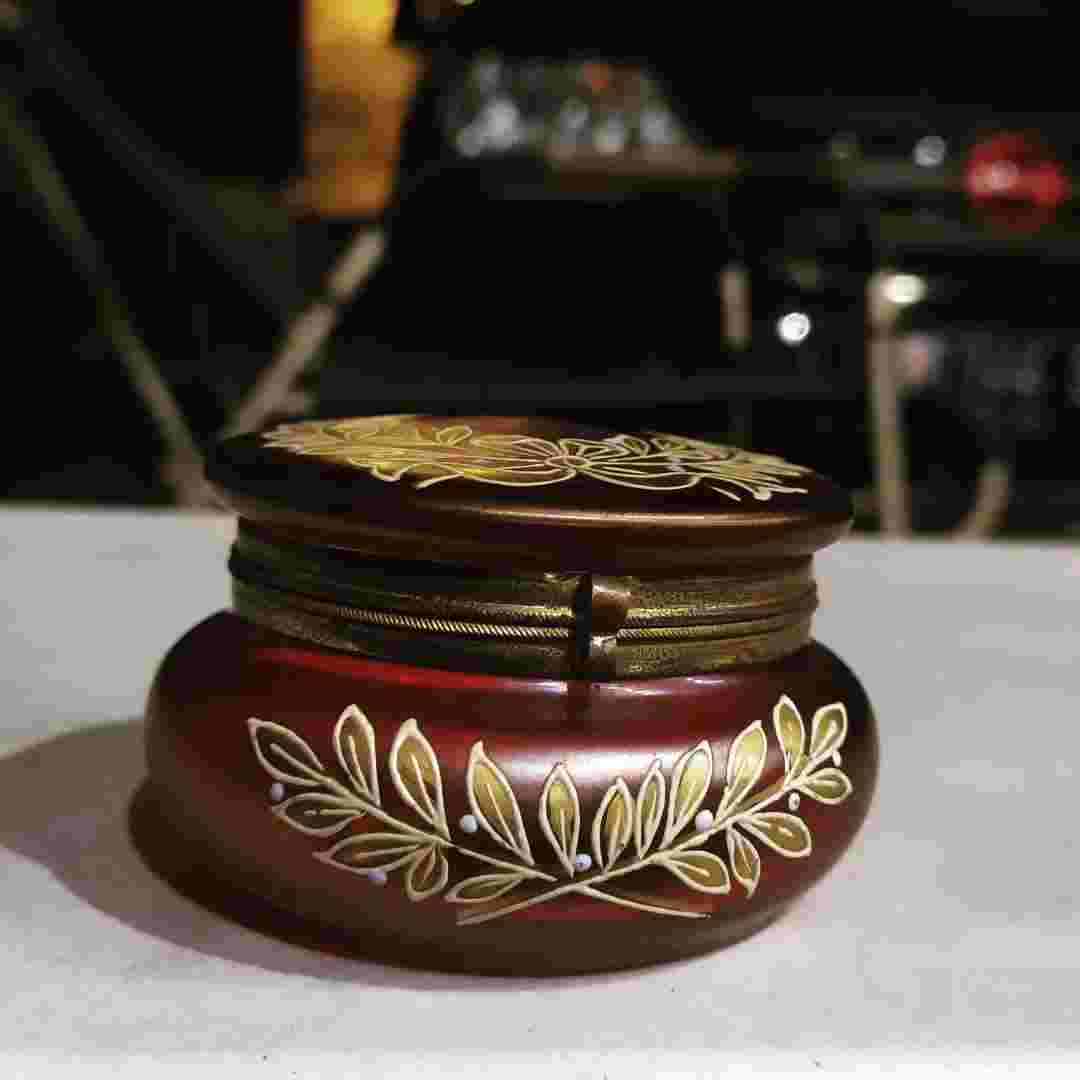 Cepuk kristal enamel tua