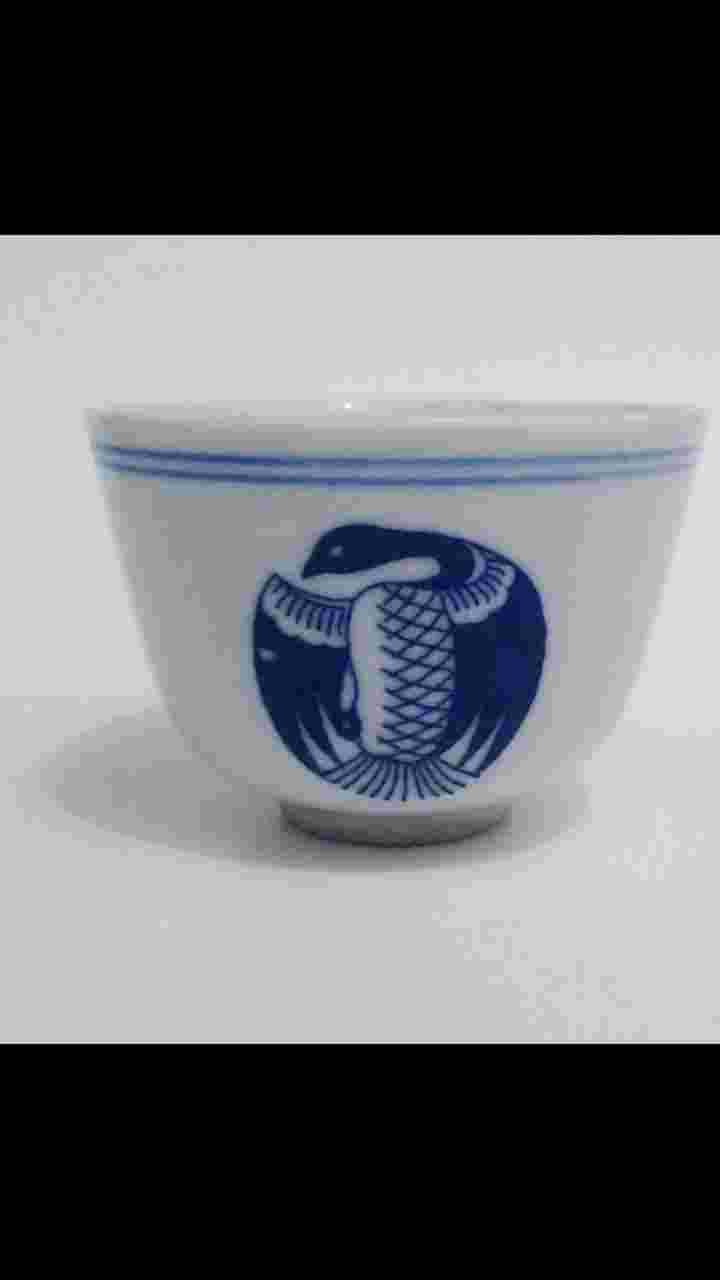 Cangkir white and blue