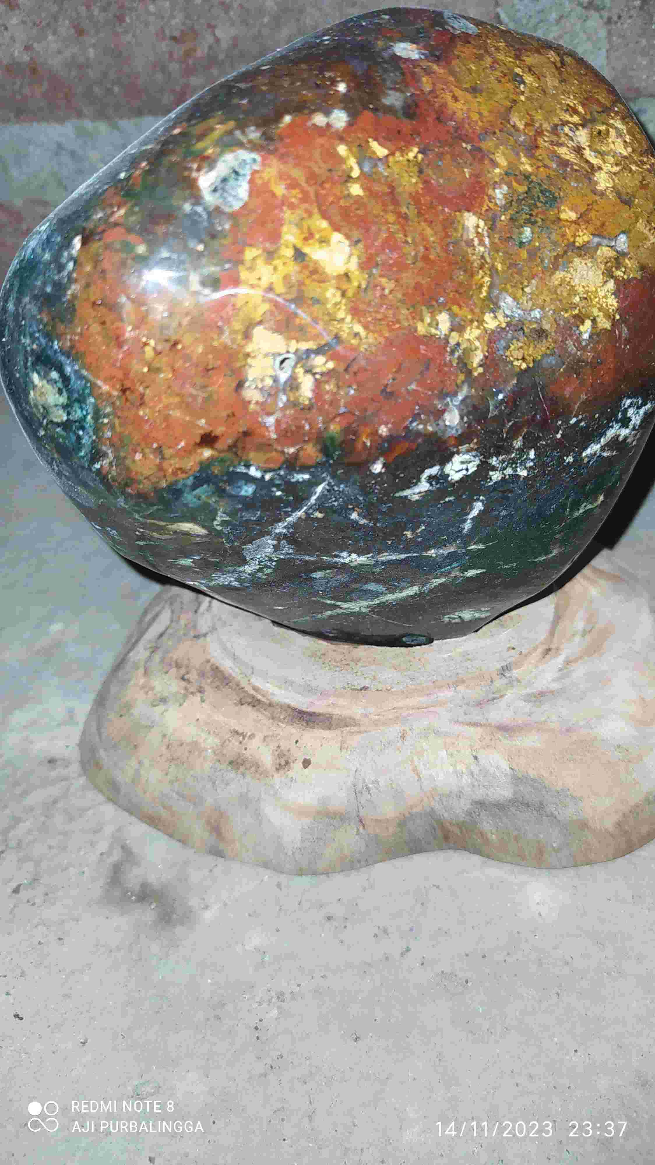 Batu poles pacawarna