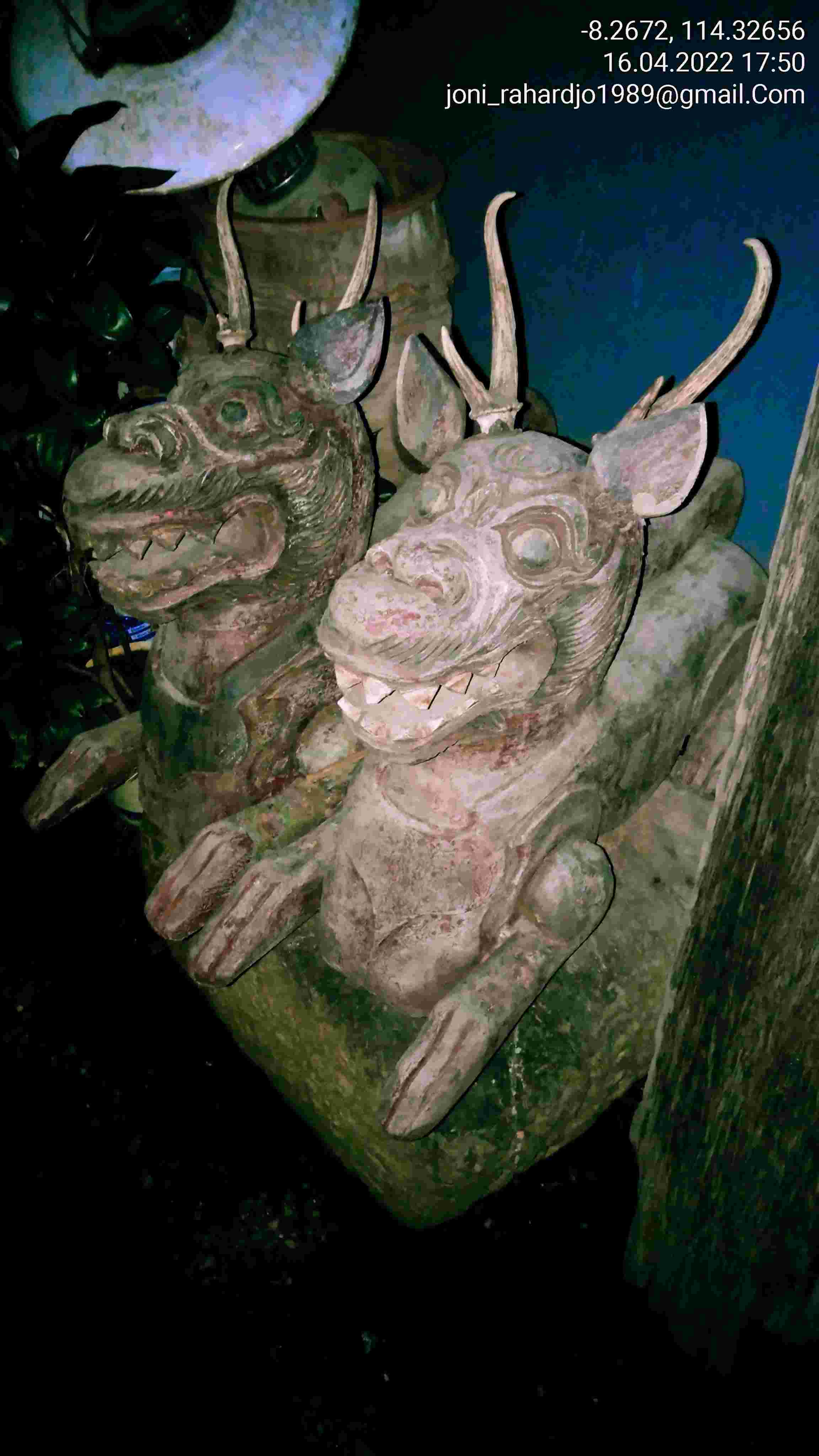 Sepasang patung kilin