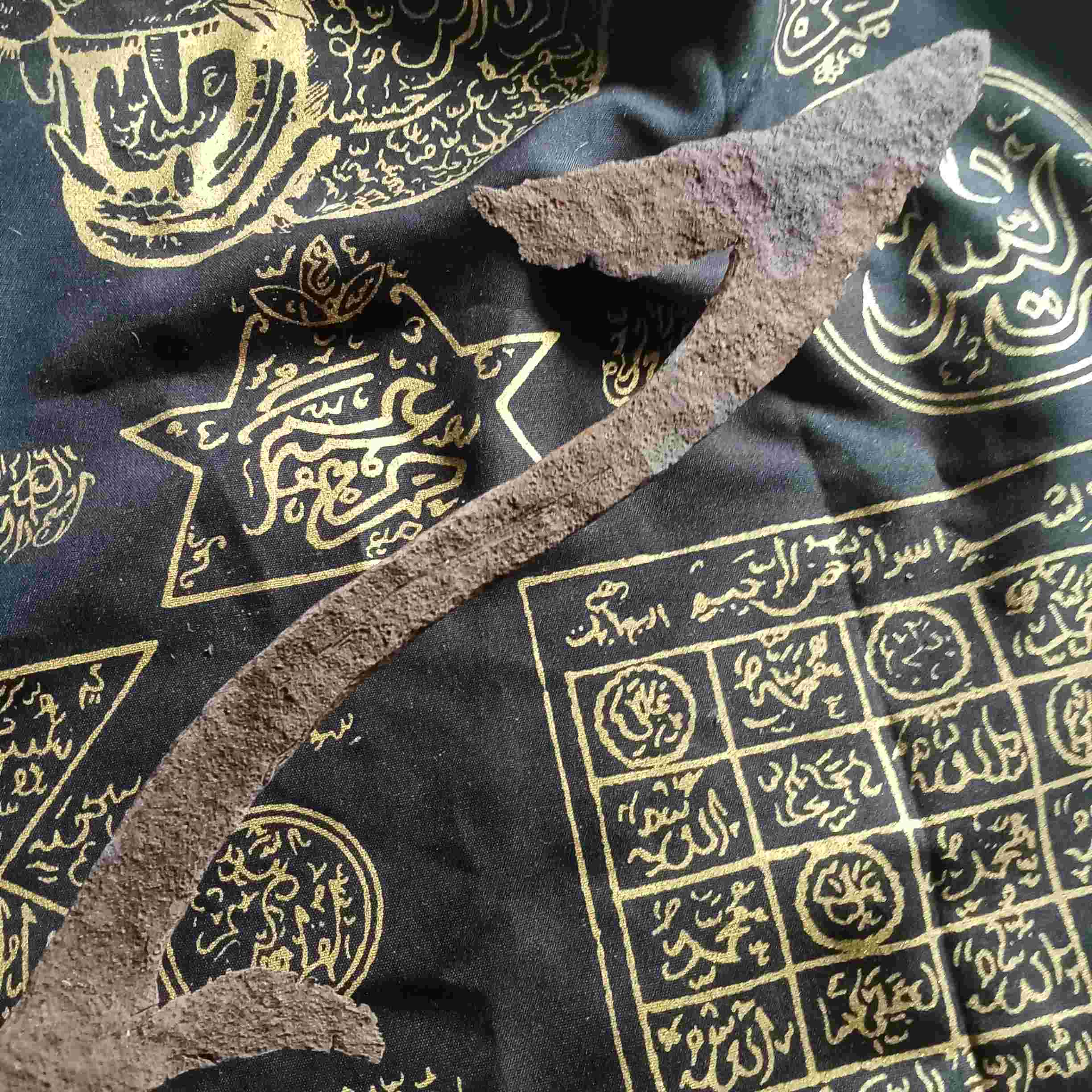 Tindih Nanggolo Lanang Kabudhan Temuan Darat