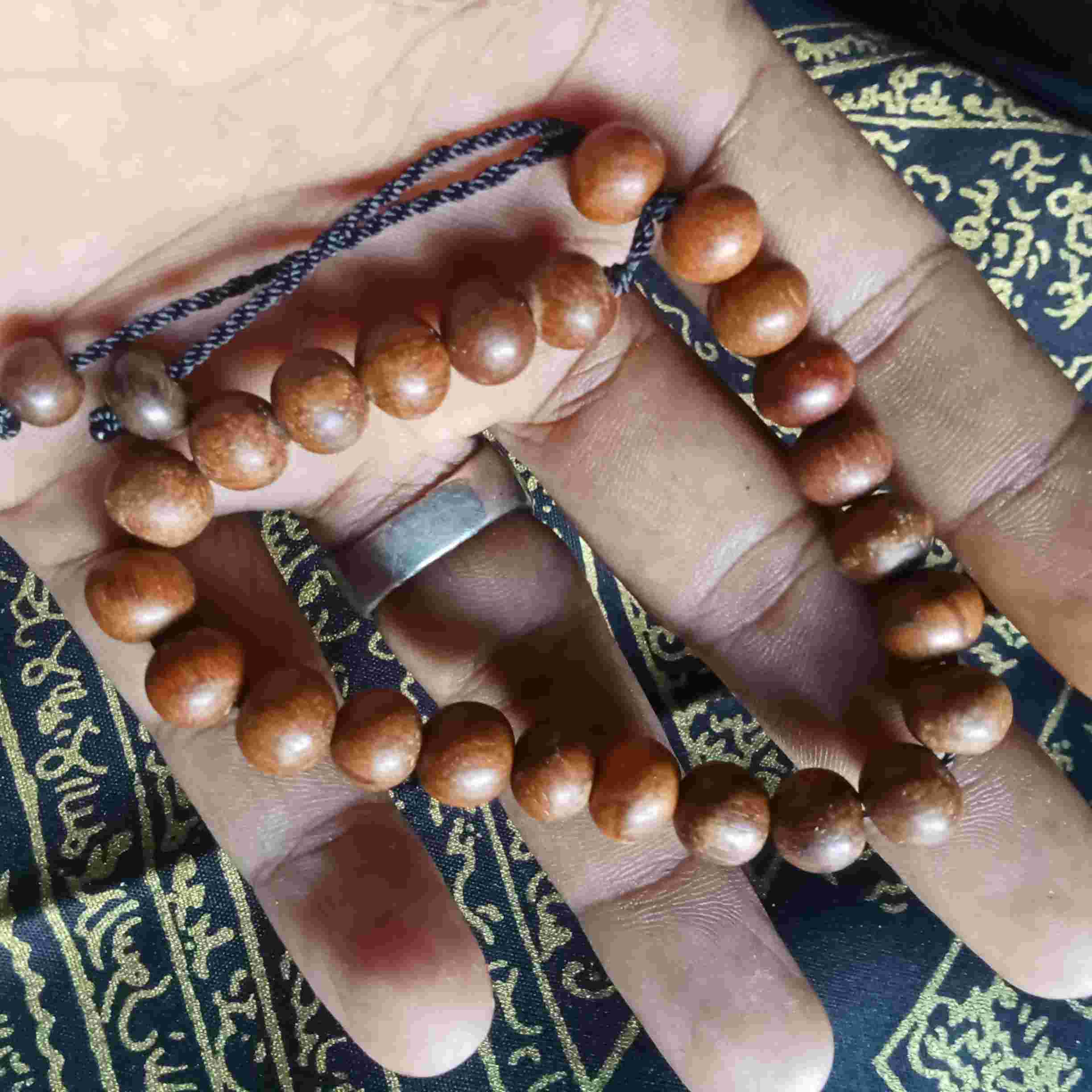 Gelang Kayu Gaharu Asli Booster Jalur Kharismatik Netralisir Energi Negatif