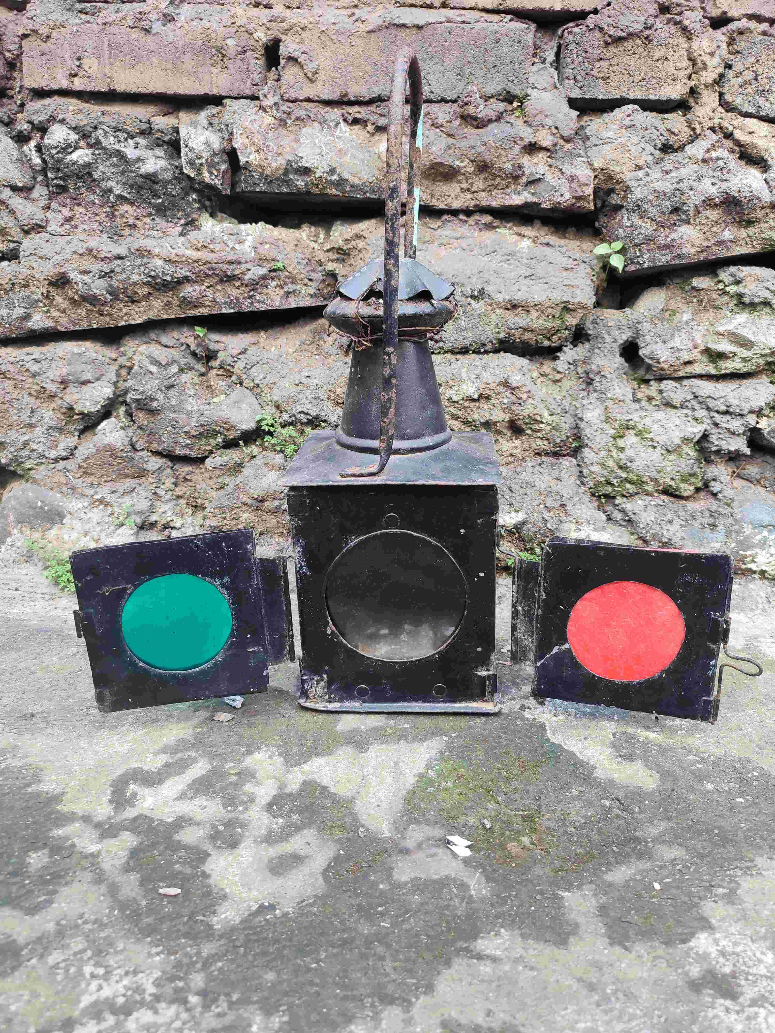 Lampu ting kereta api jadul