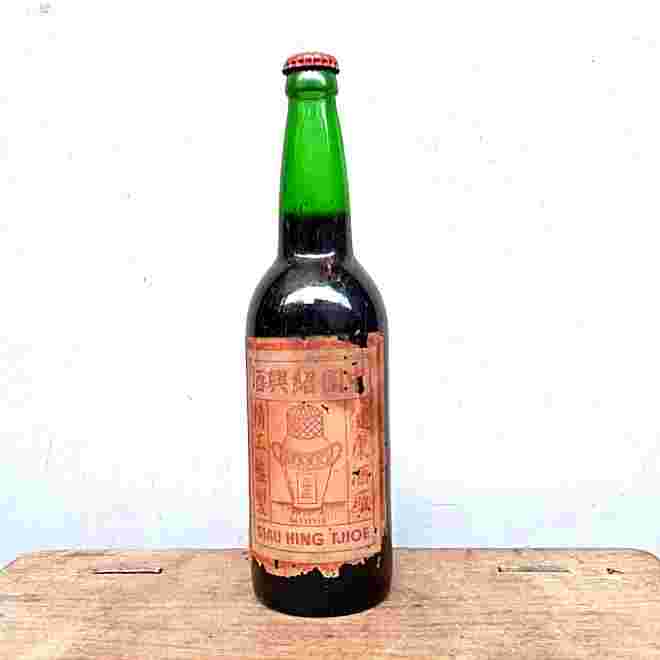 Barang Jadul Botol Minuman Peranakan SIAU HING TJIOE Segel Isi Antik