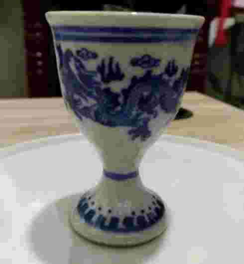 Keramik antik stand cup dinasty tua