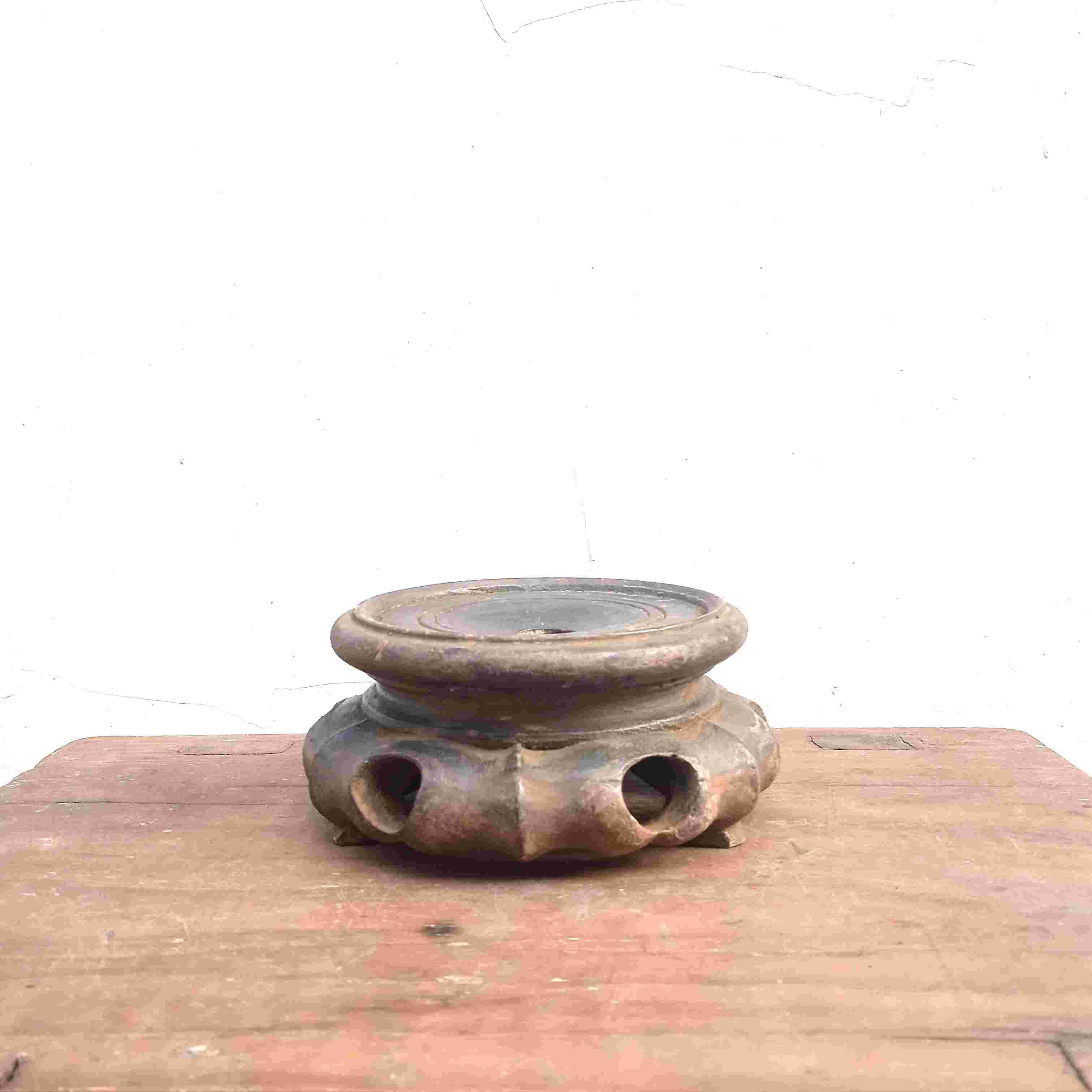 Barang Antik Tatakan Bancikan Porselen / Keramik Kayu Cina D.7cm