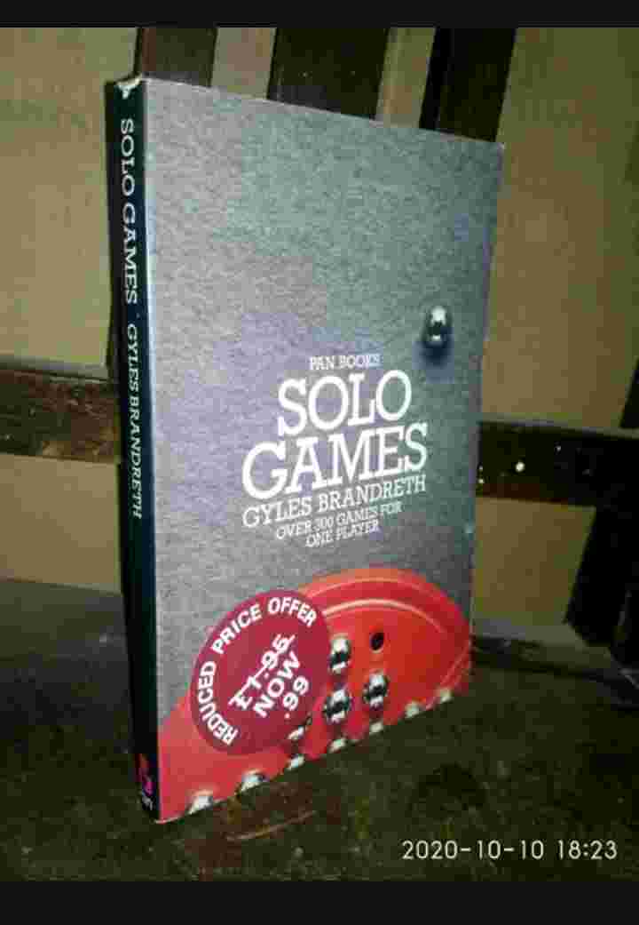 Buku Tahun 1984 SOLO GAMES Terbitan Pan Books London and Sydney
