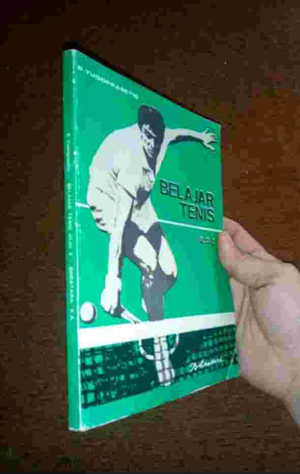 Buku BELAJAR TENIS Jilid 2 Oleh B Yudoprasetio Penerbit Bhratara Karya Aksara Jakarta Tahun 1981