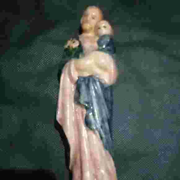 Pajangan Nasrani ke 5 - Patung Jesus & Anak Kecil - Ukuran 18,5 cm x 4,1 cm - Bahan Keramik
