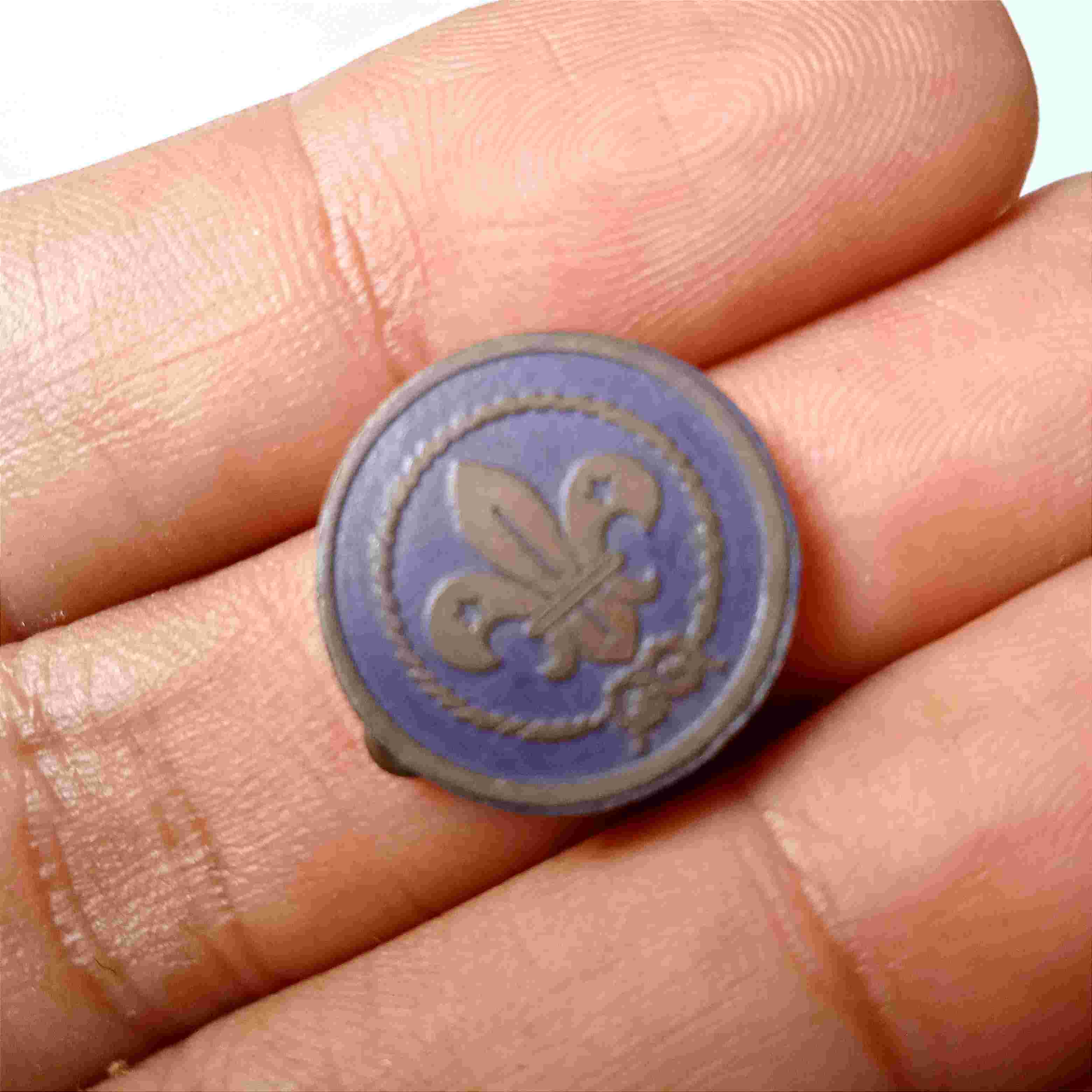 Antik Pin Bros Pramuka Lama Bahan Kuningan Motif Embossed Timbul