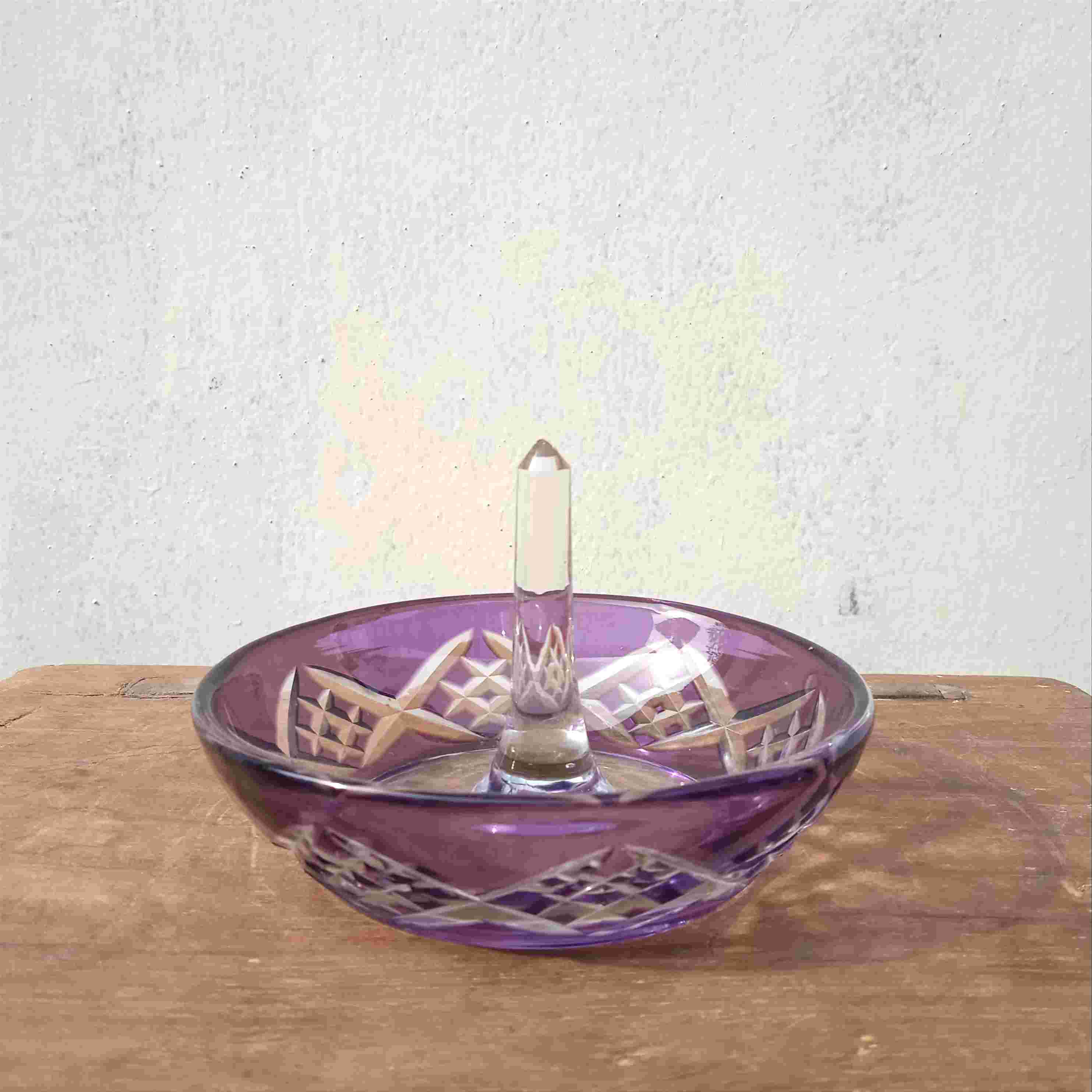 Antik Kristal Tempat Peras Jeruk Warna Ungu Motif Cungkit Tua Kuno