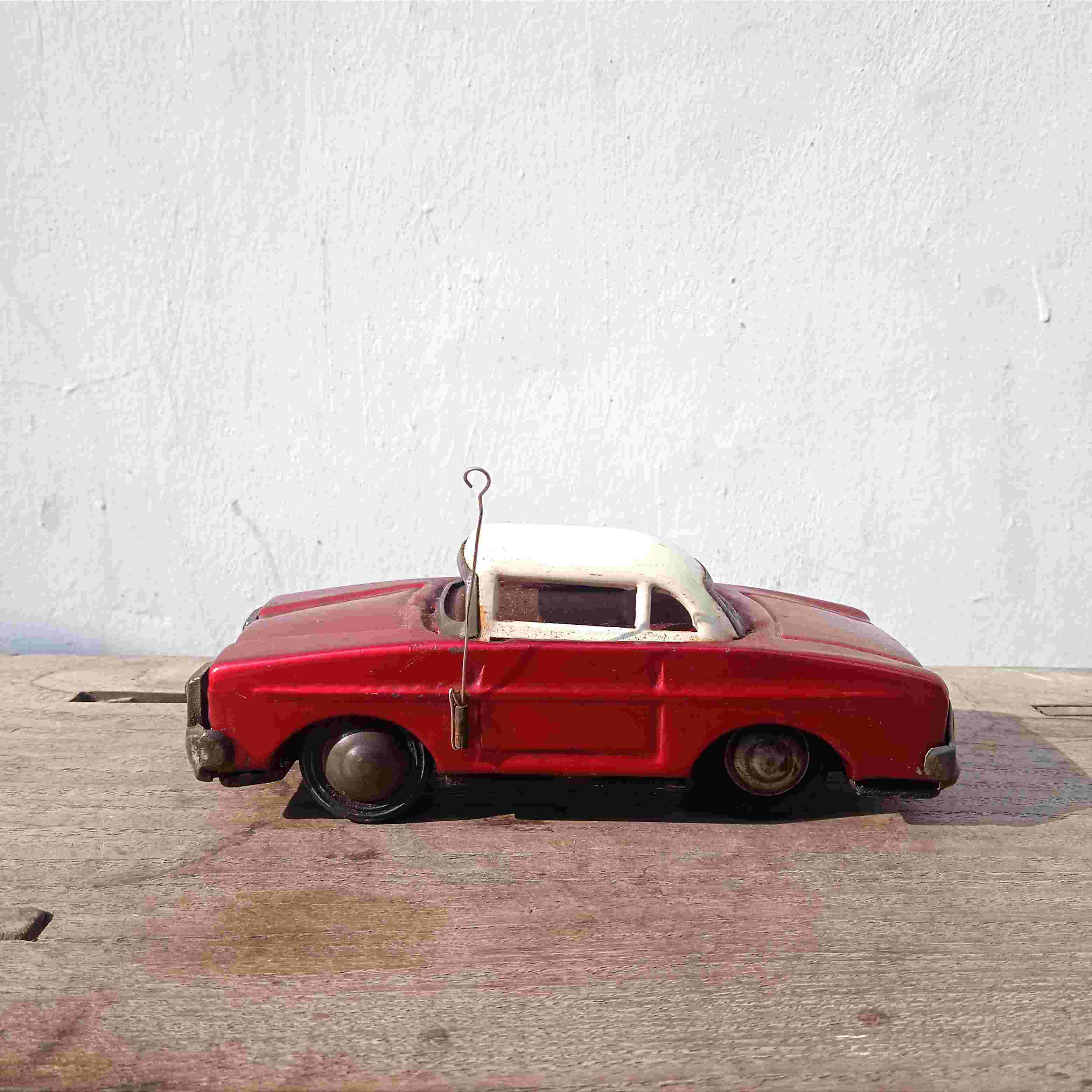 Antik Tin Toys Police Car Merah Model Friction Utuh Tua