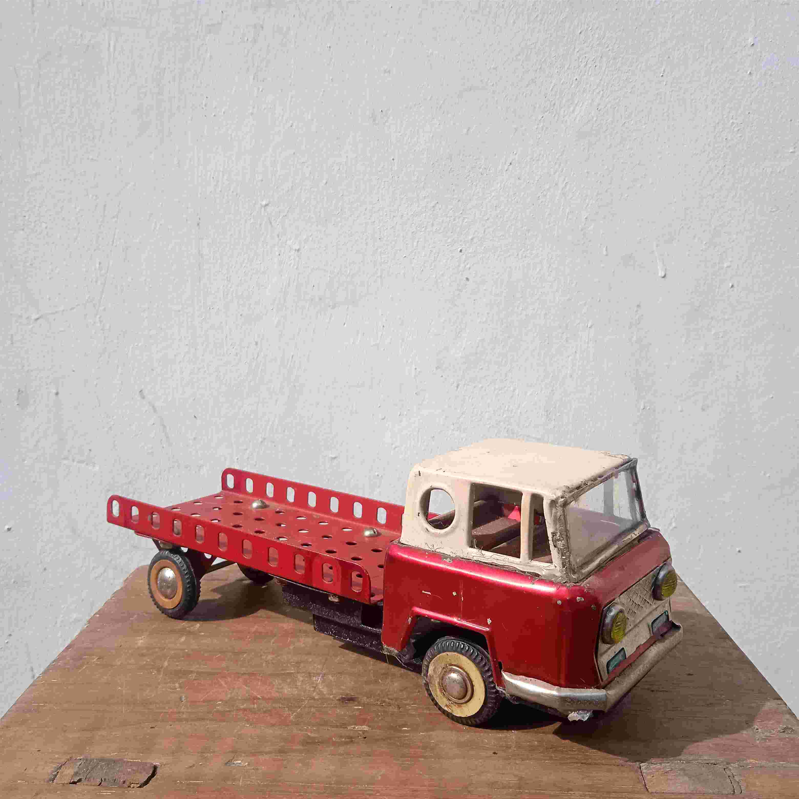Antik Mainan Tin Toys Truck Merah 1950's Utuh Tua
