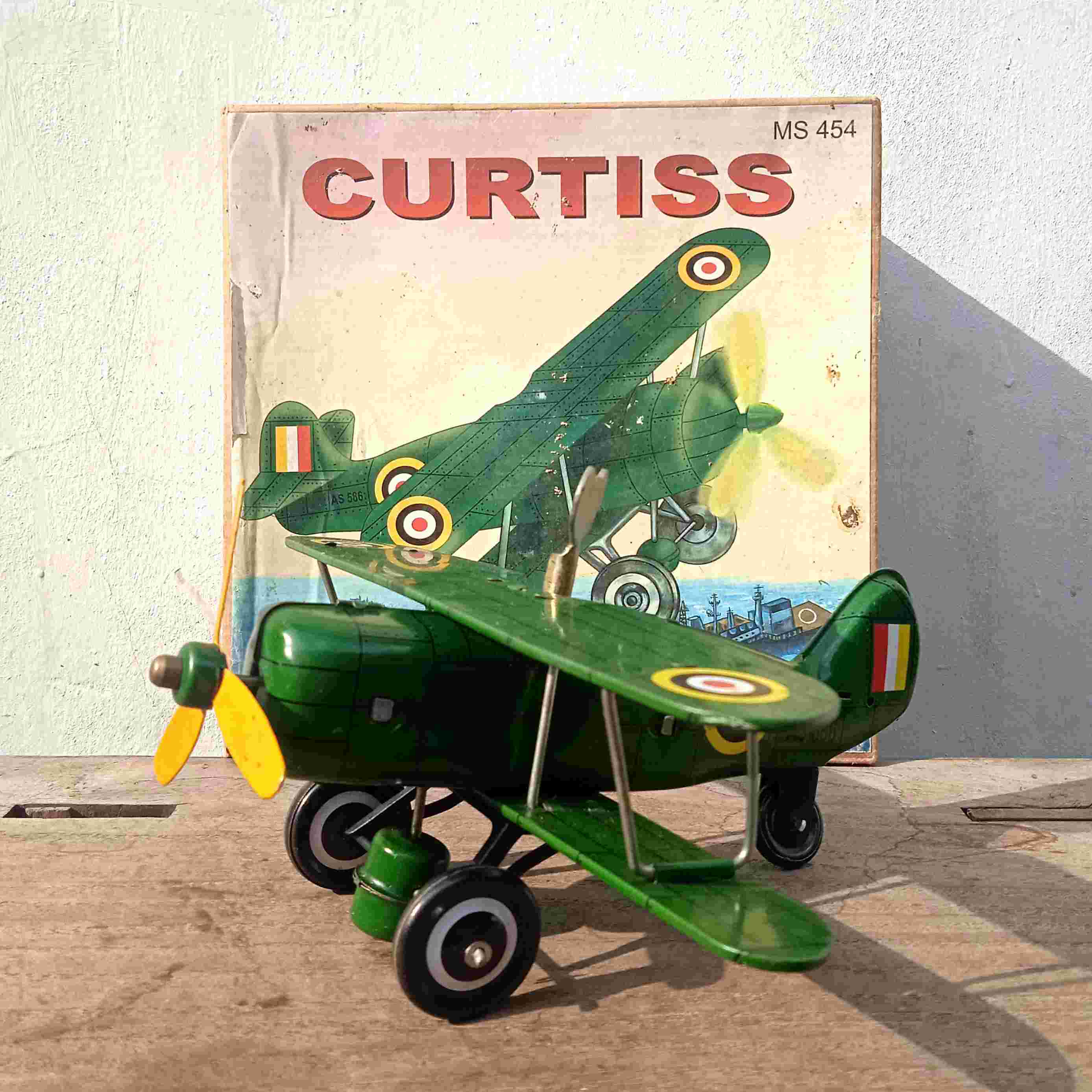 Antik Tin Toys Wind Up Curtiss Airplane Biplane Fighter NOS + Kardus
