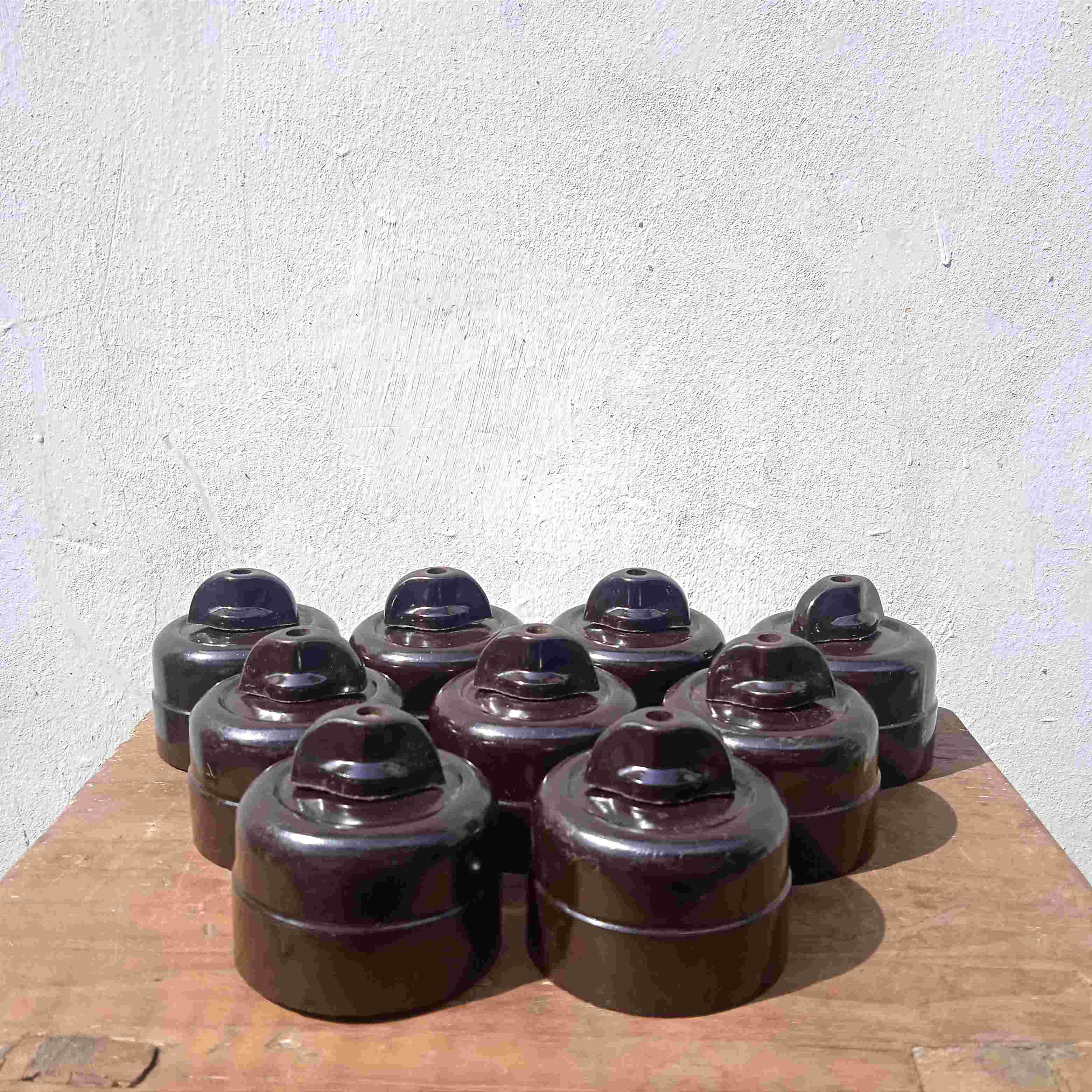 Saklar Putar Antik Eropa Bahan Bikelite dan Keramik NOS Baru Stok Lama