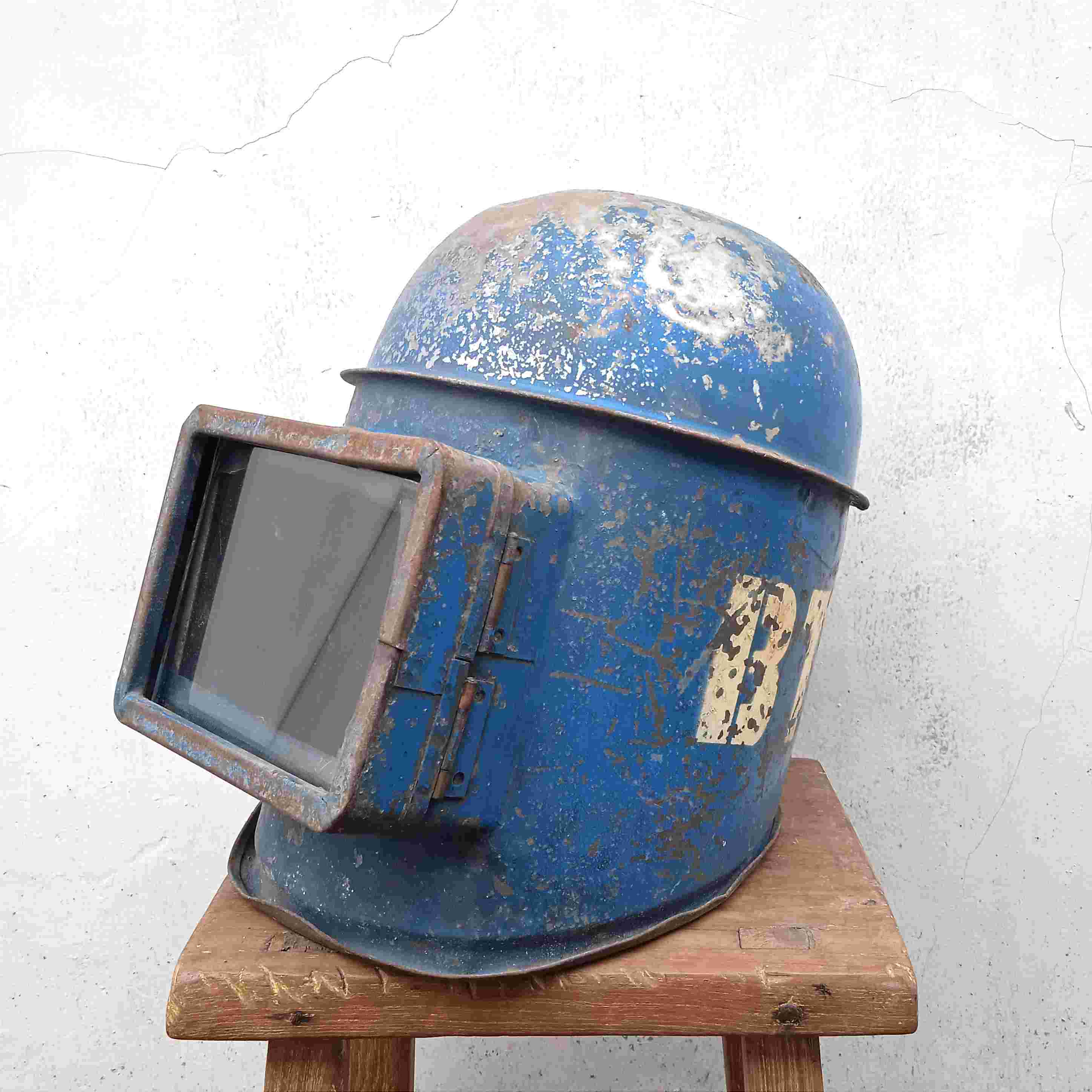 Antik Vintage Welding Helmet Bahan Logam Helm Las Tua Lama Utuh