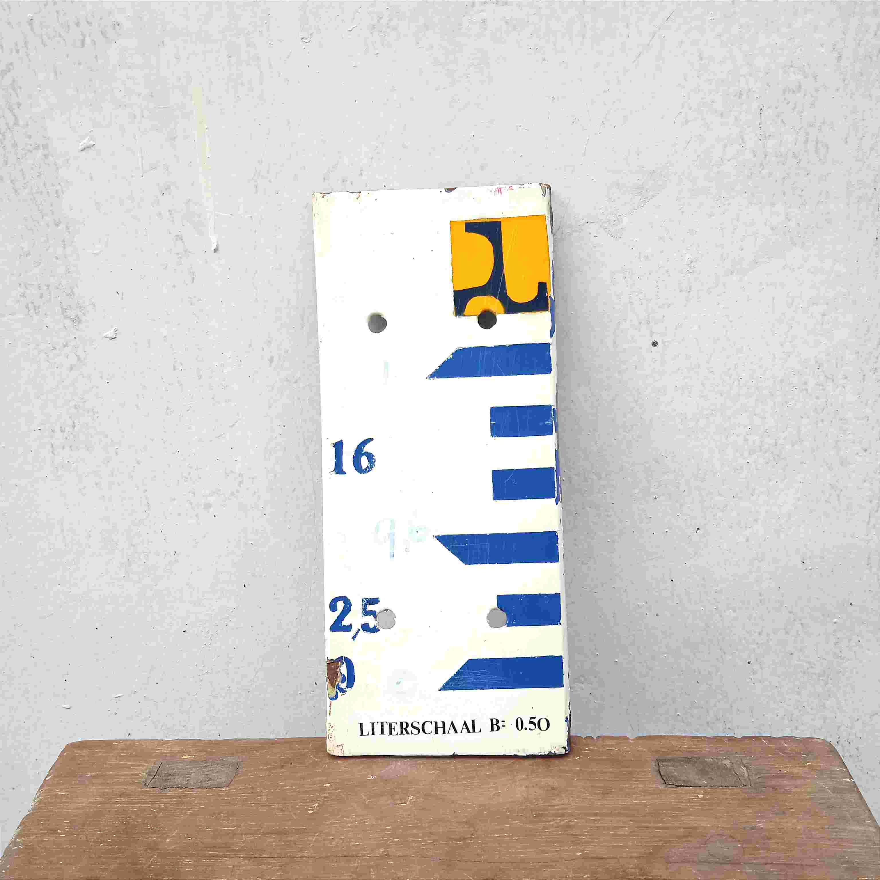 Antik Alat Pengukur Air Lama Literschaal Besi Tebal Dekorasi Lama