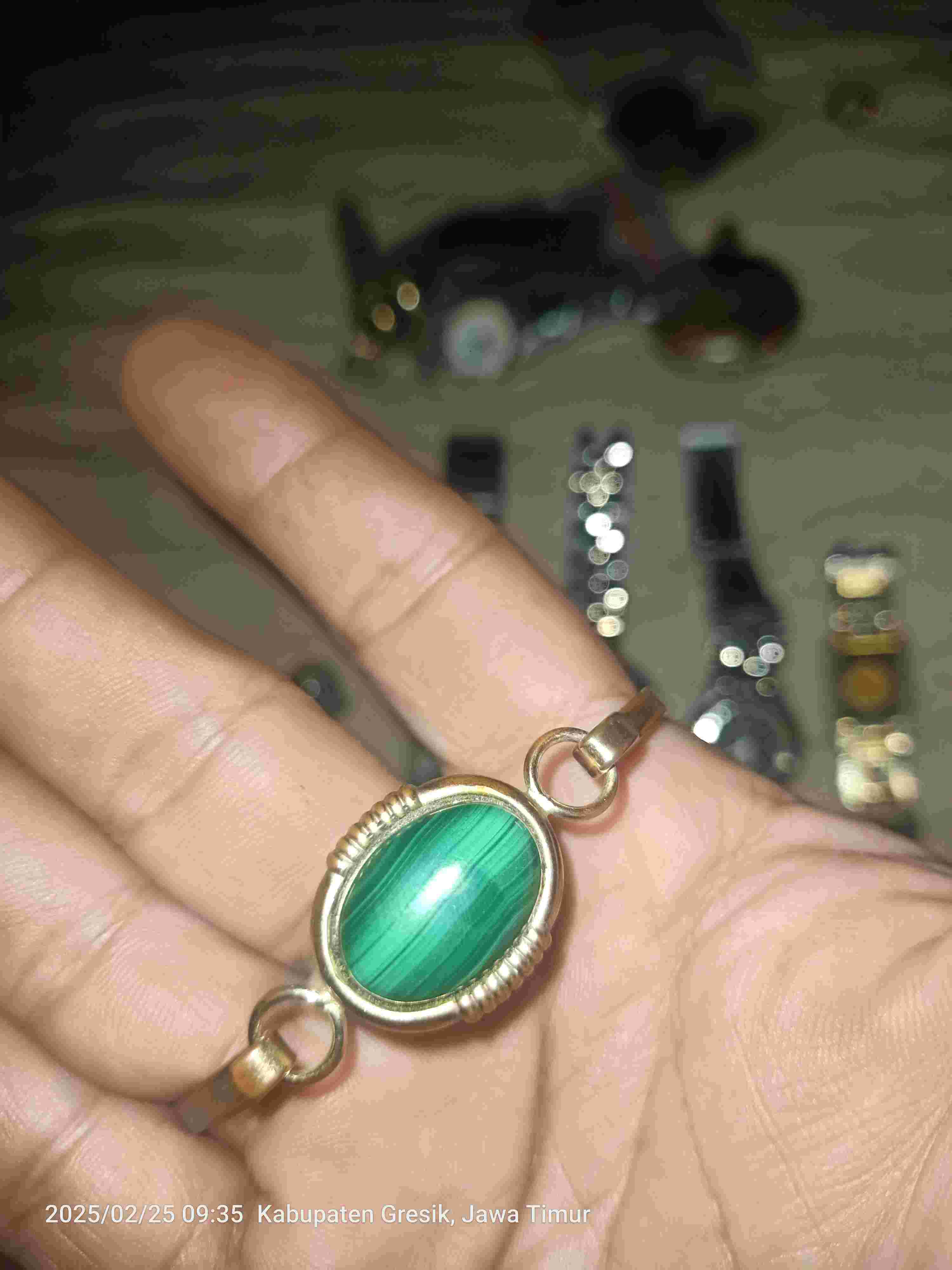 Gelang batu permata malachine