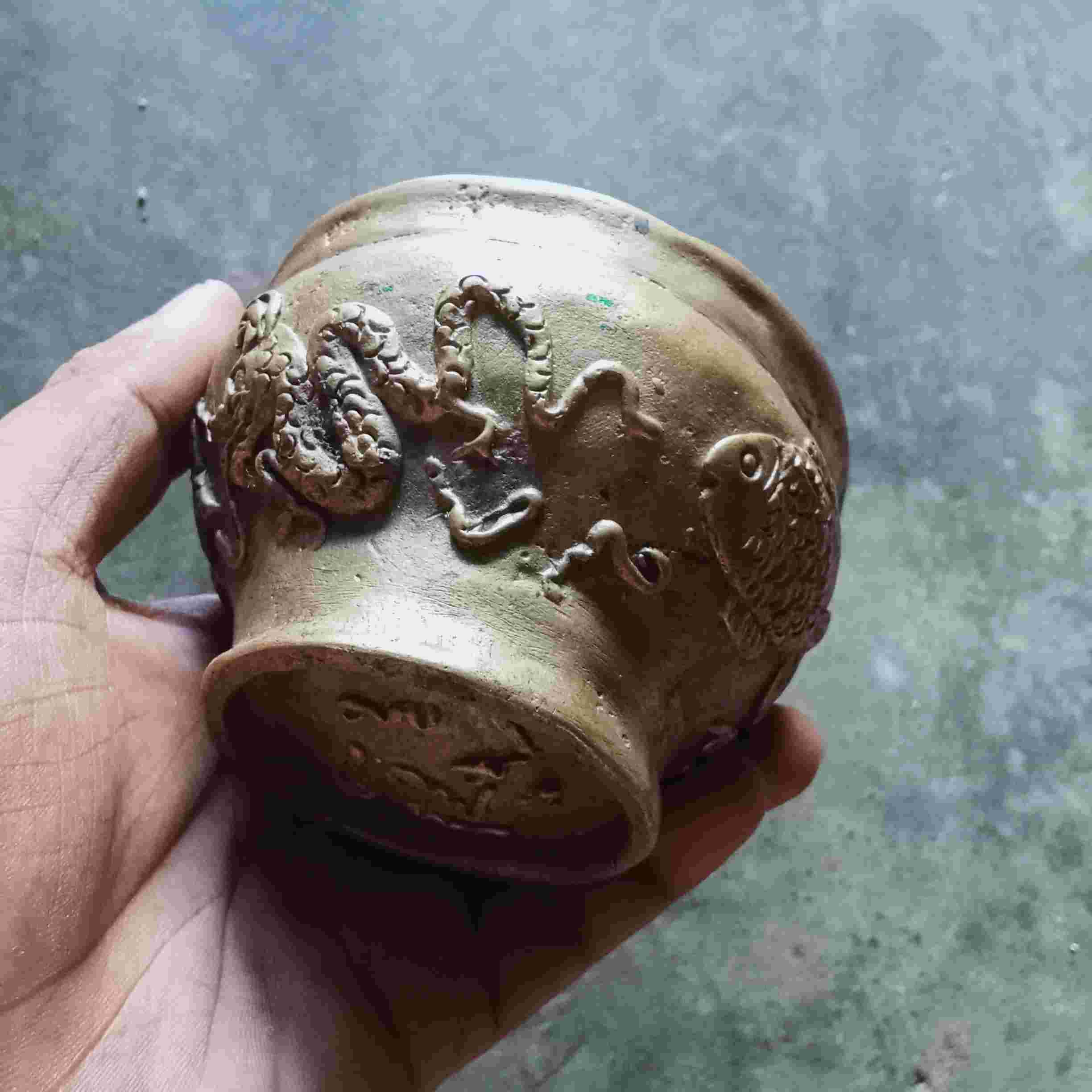 Bokor Kecil Kinangan Atau Sejenisnya Kondisi Masih Tebal Bahan Perunggu Atau Sejenisnya 