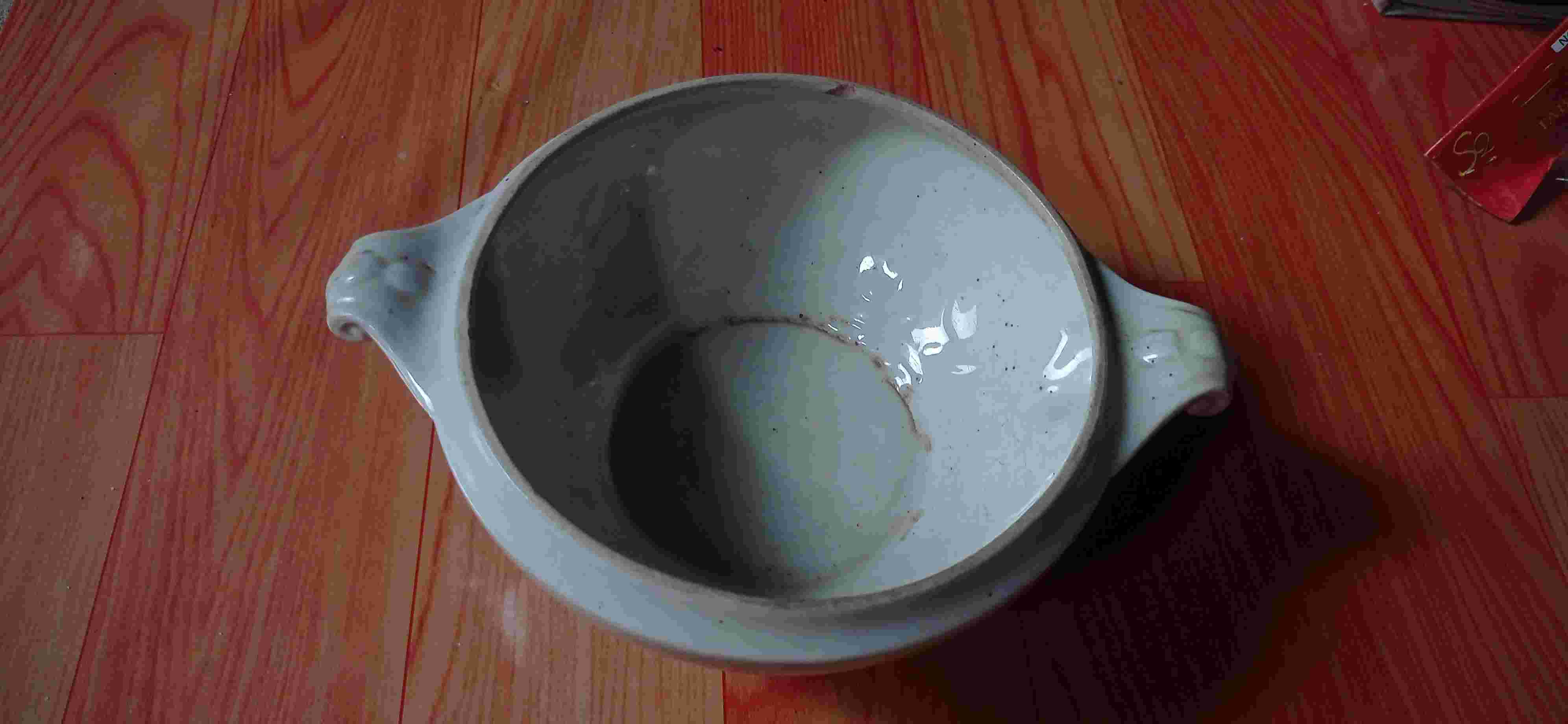 Mangkuk Putih Ironstone Inggris Abad ke-19 dengan Dua Pegangan