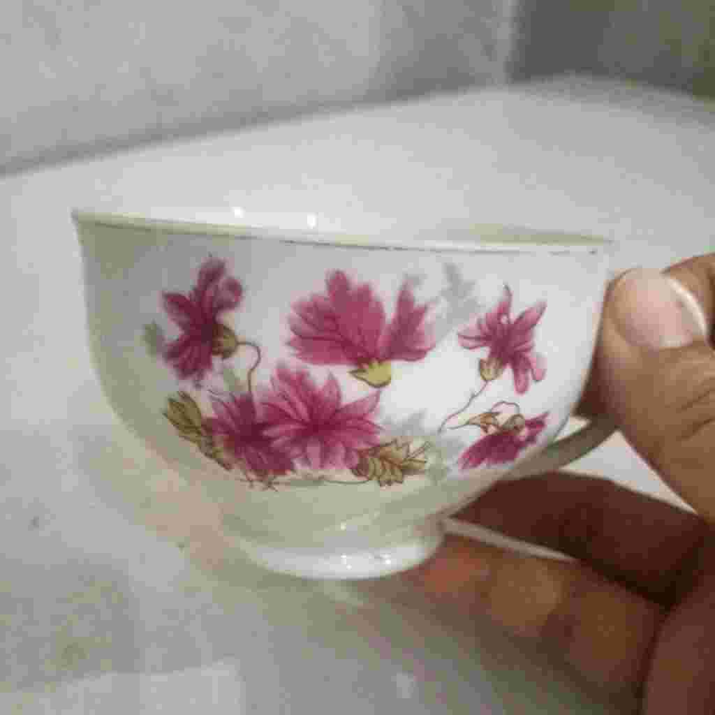 Cangkir teh kashima antik motif seruni