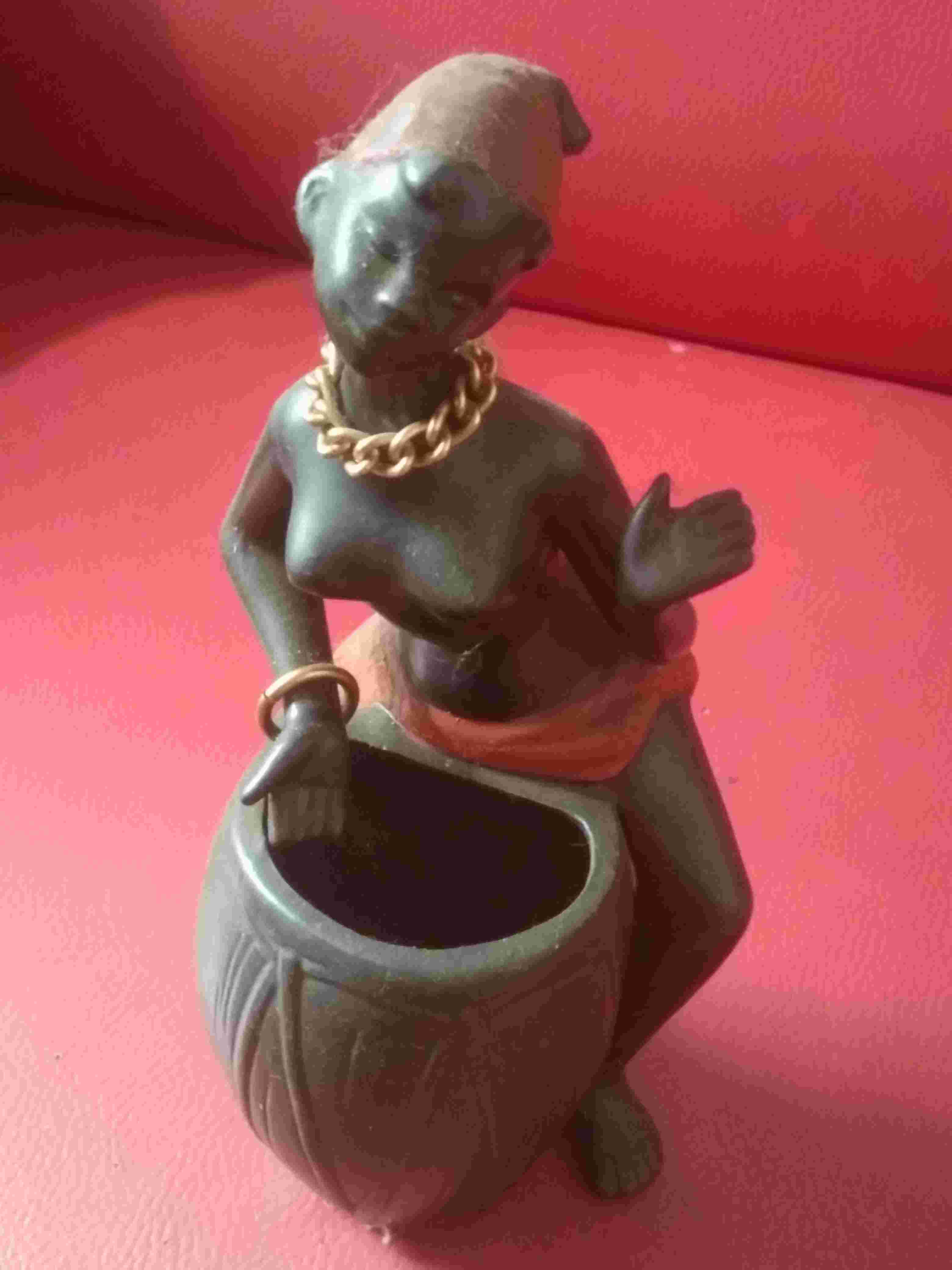 Figurine